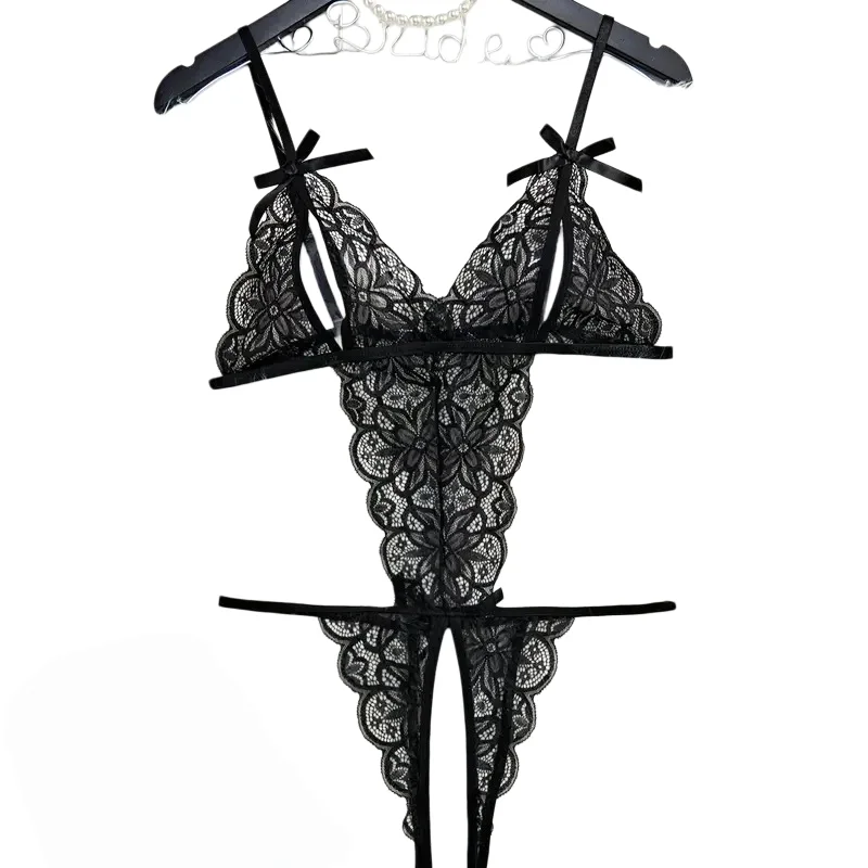 Sexy Perspective Erotic Lingerie with Open Cut Hollowed Out Leak Free Flirtatious Seductive Lace Suspender Suit for Women
Sexy Perspective Erotic Lingerie with Open Cut Hollowed Out Leak Free Flirtatious Seductive Lace Suspender Suit for Women