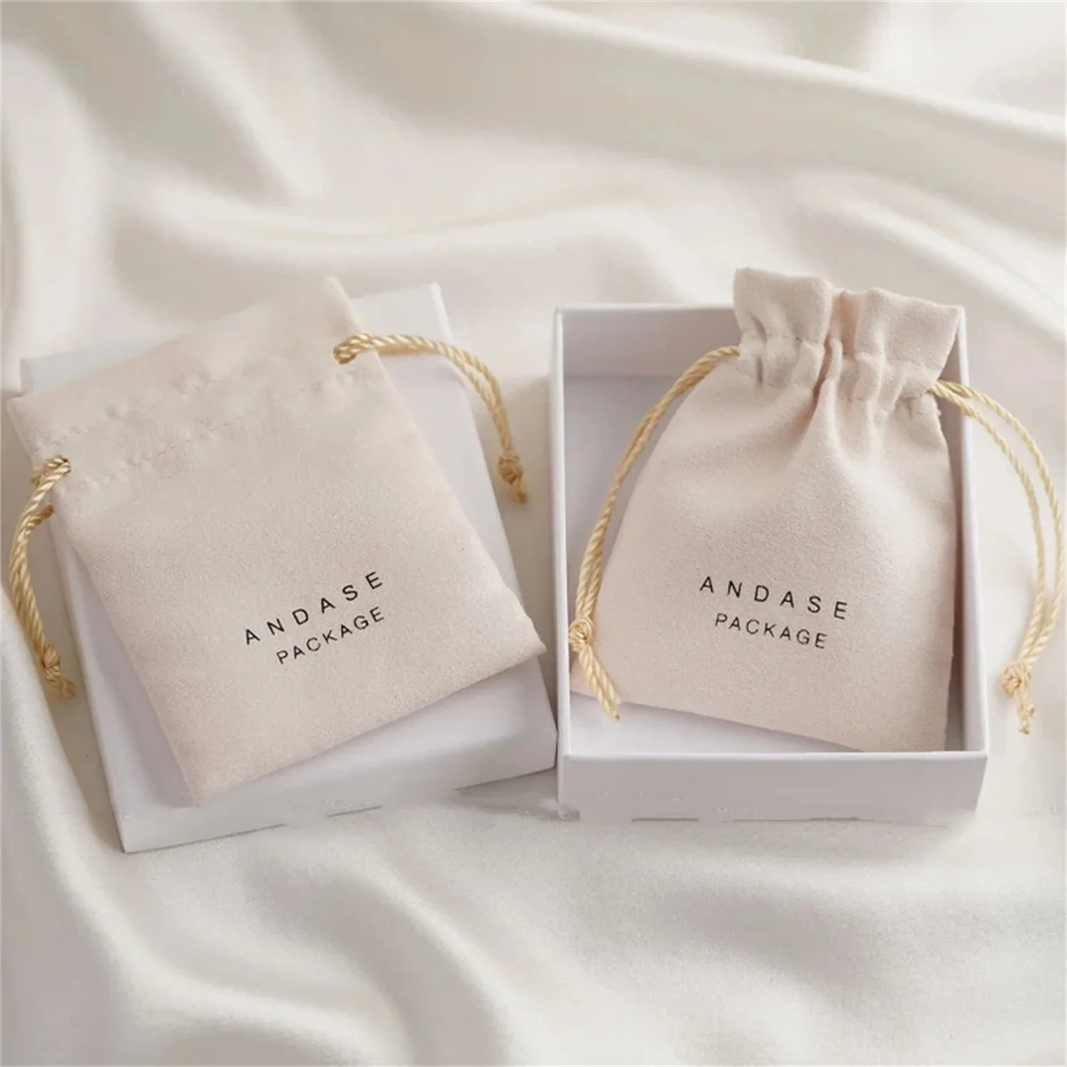 100pcs custom packging bags logo print custom Jewellery package bag Jewelry bag velvet pouch dusty bags shoe package wholesale b
100pcs custom packging bags logo print custom Jewellery package bag Jewelry bag velvet pouch dusty bags shoe package wholesale b
