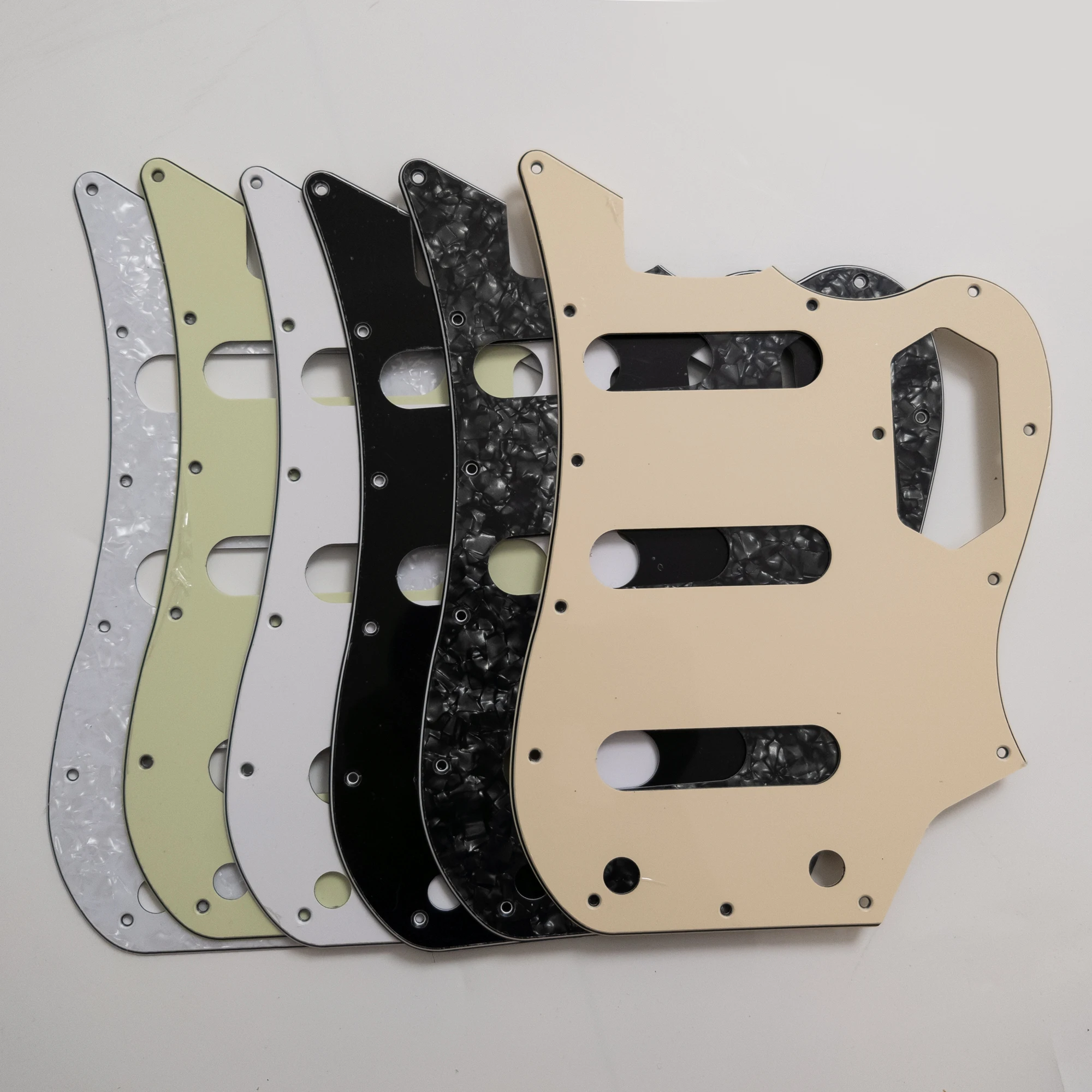 VI Bass Guitar Pickguard for Modified VI Style – Scratch Plate Replacement & Protection Accessory
VI Bass Guitar Pickguard for Modified VI Style – Scratch Plate Replacement & Protection Accessory