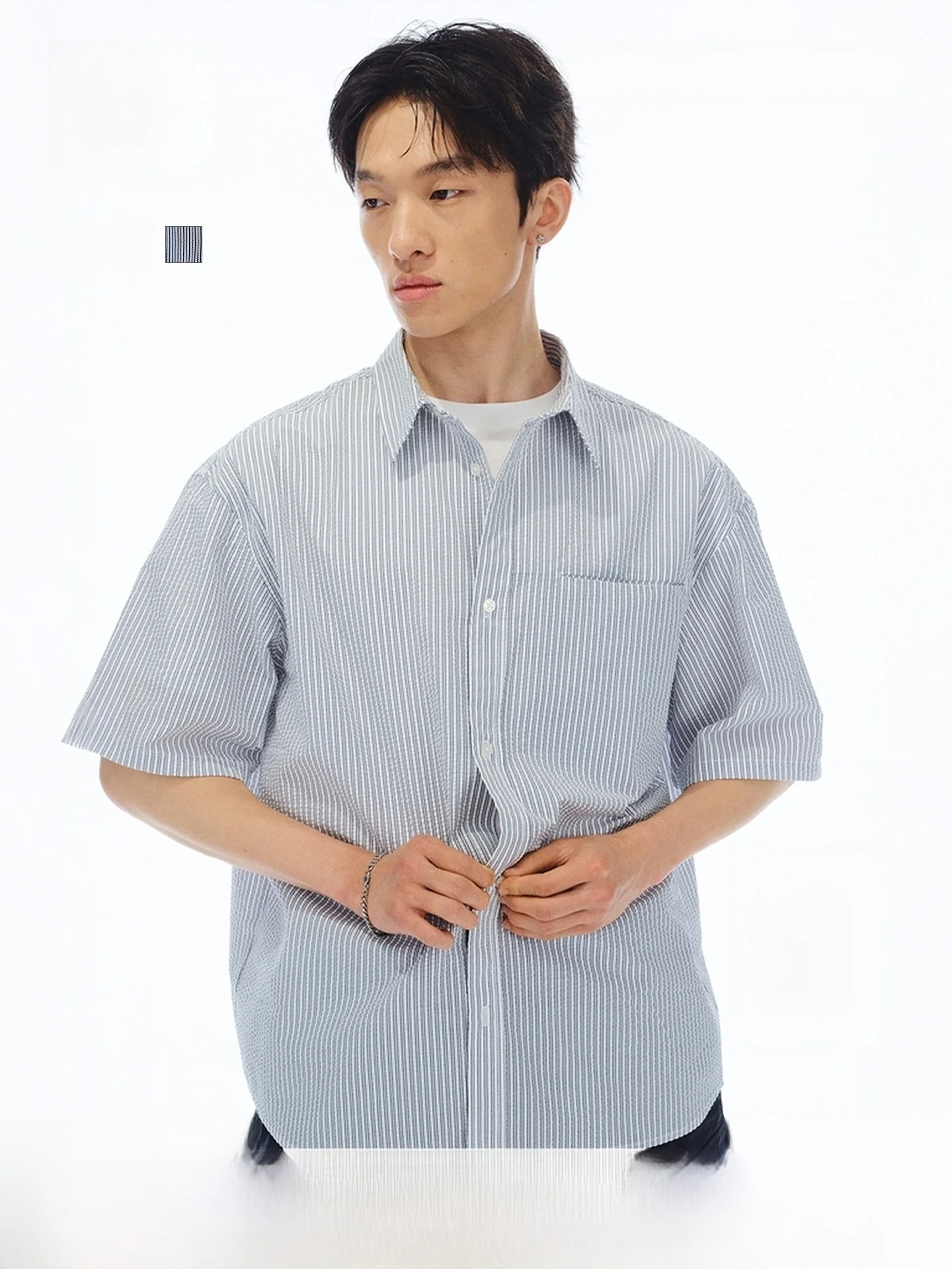 H&M Men's Loose Fit Short Sleeve Bubble Shirt Summer 2026 Polyester Cotton Blend Casual Button-Up Shirt Regular Length
H&M Men's Loose Fit Short Sleeve Bubble Shirt Summer 2026 Polyester Cotton Blend Casual Button-Up Shirt Regular Length