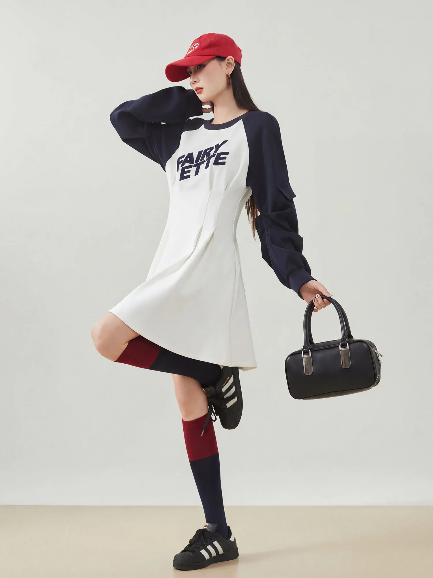 Женское корейское повседневное миди-платье-свитшот с принтом, цветными вставками на плечах, приталенное, для города и повседневной носки
Женское корейское повседневное миди-платье-свитшот с принтом, цветными вставками на плечах, приталенное, для города и повседневной носки