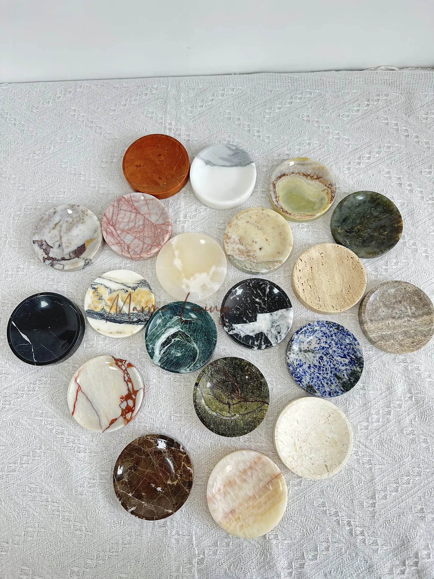 French Light Luxury Vintage Natural Marble Round Tray Wabi Sabi Bedroom Creative Jewelry Storage Box
French Light Luxury Vintage Natural Marble Round Tray Wabi Sabi Bedroom Creative Jewelry Storage Box