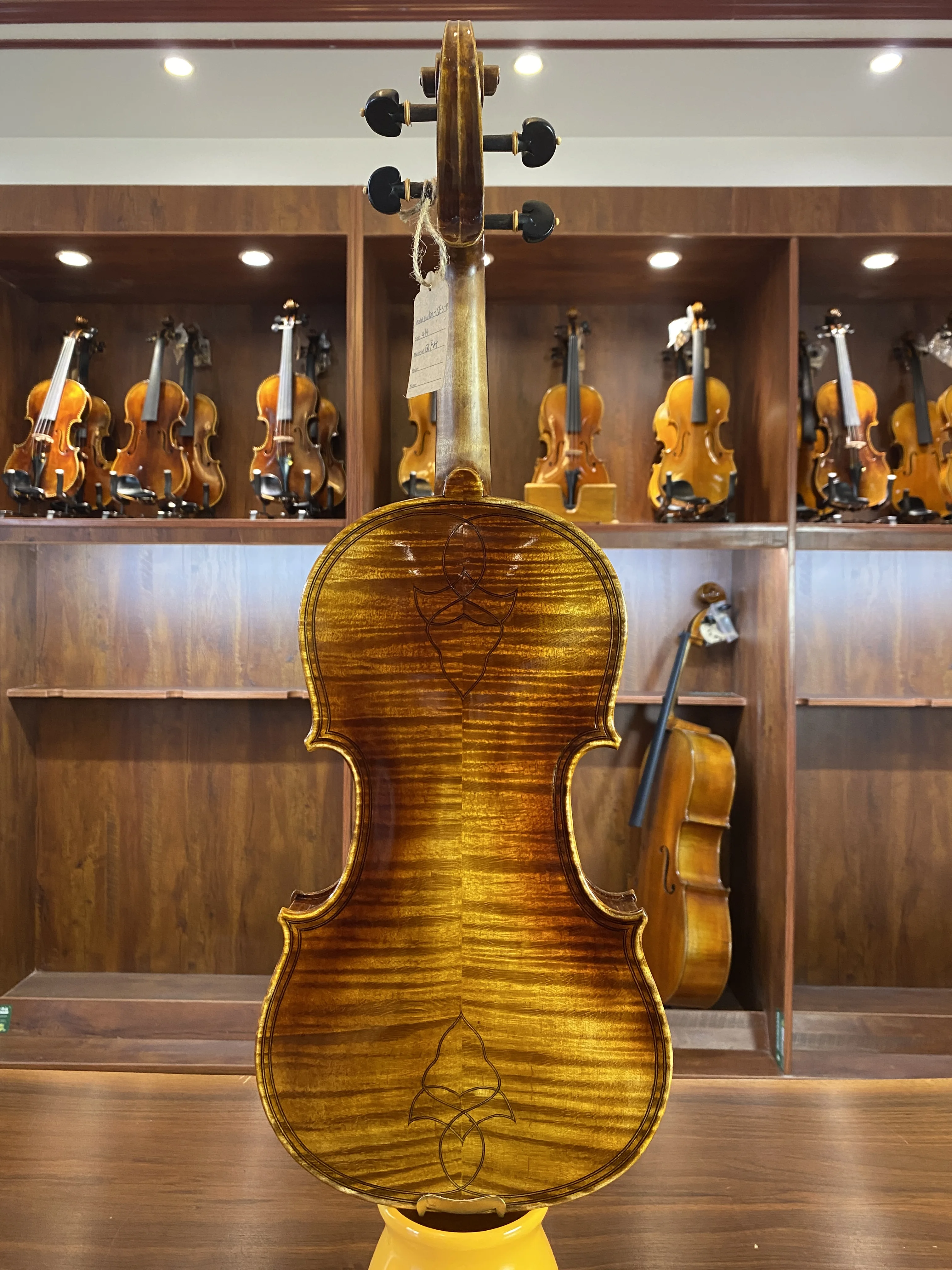 Authentic Maginni Violin Type 4/4 Hand Made Violin
Authentic Maginni Violin Type 4/4 Hand Made Violin