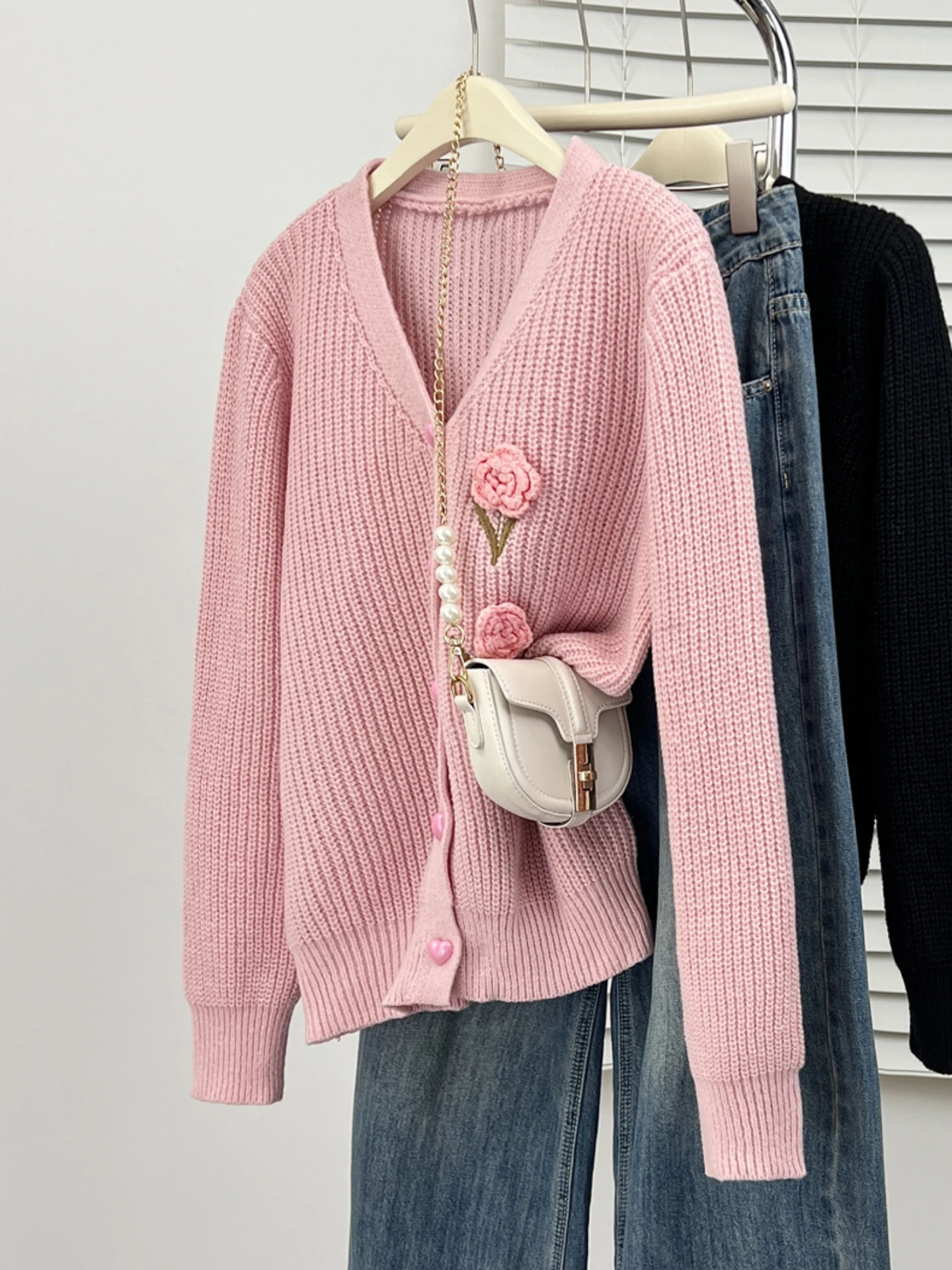 Pink 3D Flower V-Neck Knitted Open Cardigan Sweater Women's Spring Autumn plus Size Slimming Beautiful Top Korean Style Loose...
Pink 3D Flower V-Neck Knitted Open Cardigan Sweater Women's Spring Autumn plus Size Slimming Beautiful Top Korean Style Loose...