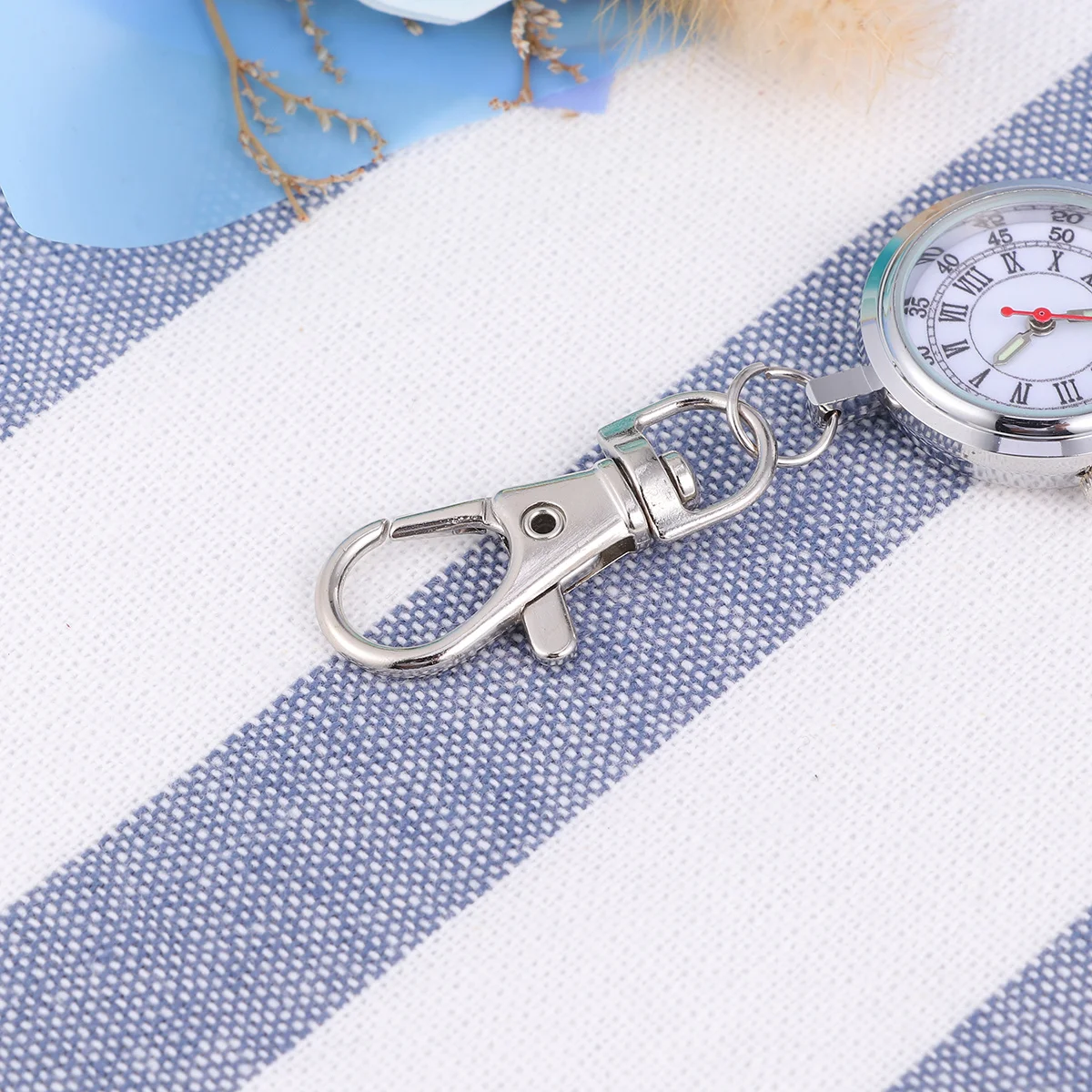 Large Dial Big Numbers Luminous Hands Easy Read Time Keychain Design Quartz Classical Gift Idea Keychain Pocket Watch Quartz
Large Dial Big Numbers Luminous Hands Easy Read Time Keychain Design Quartz Classical Gift Idea Keychain Pocket Watch Quartz