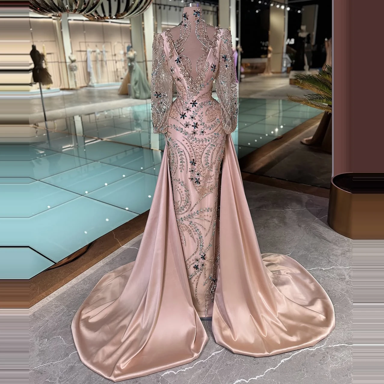 Elegant Ball Gown Sexy Lace-Up V Neck Crystal Embellished Sheer Fabric Three Quarter Sleeves with Train Women's Party Dress
Elegant Ball Gown Sexy Lace-Up V Neck Crystal Embellished Sheer Fabric Three Quarter Sleeves with Train Women's Party Dress