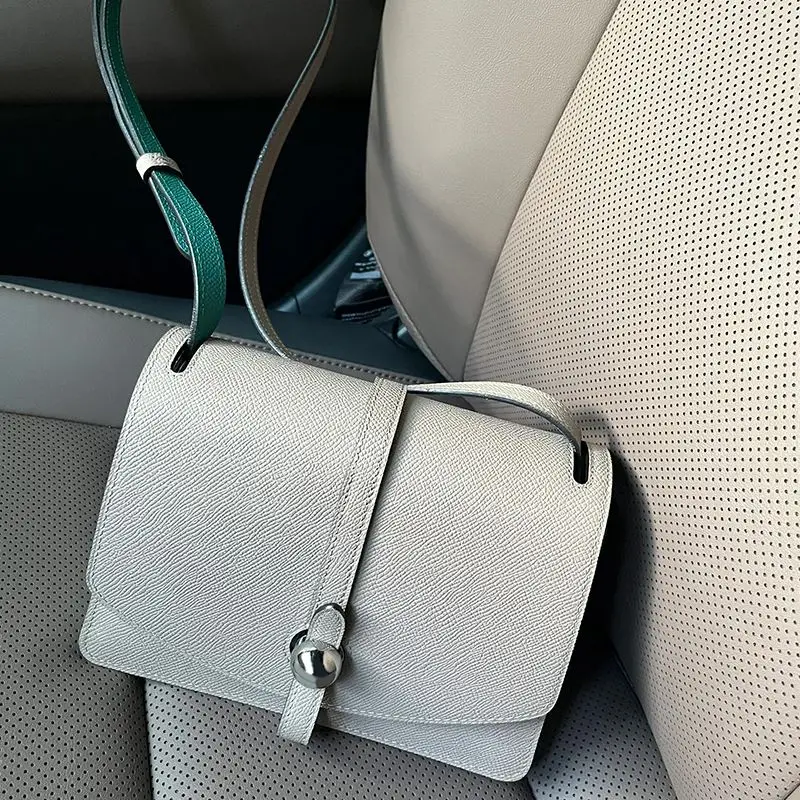 One Shoulder Small Square Bag Women 2026 New Light Luxury Package Niche High Sense Exquisite Versatile Commuter Messenger Pack
One Shoulder Small Square Bag Women 2026 New Light Luxury Package Niche High Sense Exquisite Versatile Commuter Messenger Pack