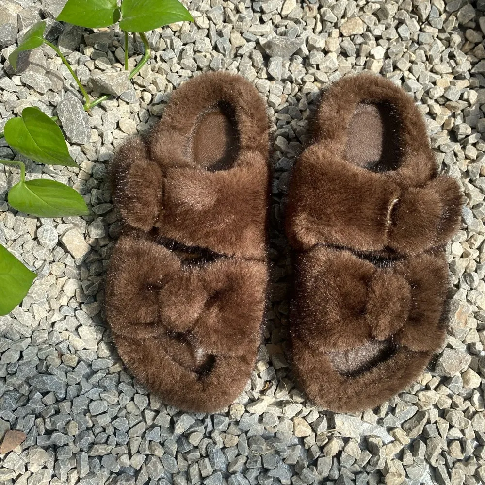 Luxury Faux Mink Fur Designer Shoes Woman 2025 Fashion Soft Bottom Thick-Soled Summer Women Sandals Sole Anti-Slip Women Clogs
Luxury Faux Mink Fur Designer Shoes Woman 2025 Fashion Soft Bottom Thick-Soled Summer Women Sandals Sole Anti-Slip Women Clogs