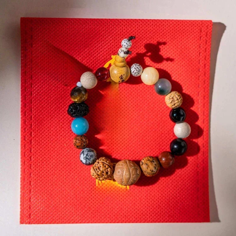 UMQ Natural white Bodhi 18-seed bracelets for men and women with multi-treasure hand composition play transshipment gifts.
UMQ Natural white Bodhi 18-seed bracelets for men and women with multi-treasure hand composition play transshipment gifts.