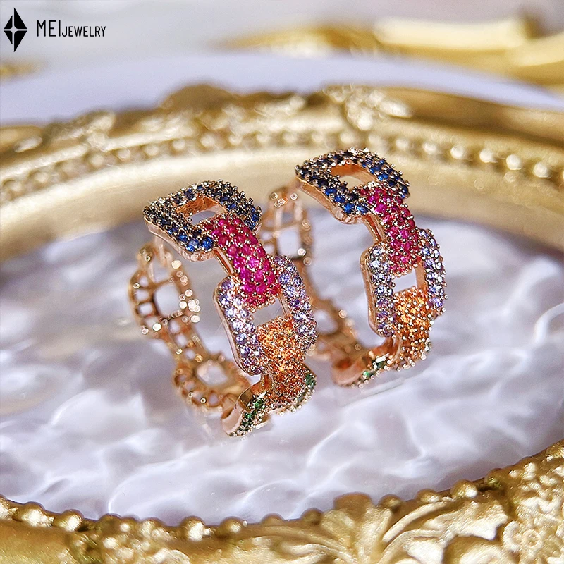 Fashion Personalized Light Luxury High-End Micro Inlaid Cubic Zirconia Hollow Earrings For Women
Fashion Personalized Light Luxury High-End Micro Inlaid Cubic Zirconia Hollow Earrings For Women 