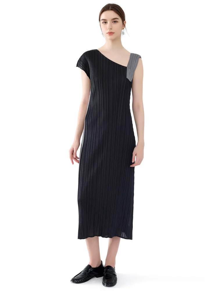 Spring Summer New Folded Dress Shoulder Strap Color Collision Women's Design Slimming Long Skirt Casual High Waist Straight Tube
Spring Summer New Folded Dress Shoulder Strap Color Collision Women's Design Slimming Long Skirt Casual High Waist Straight Tube