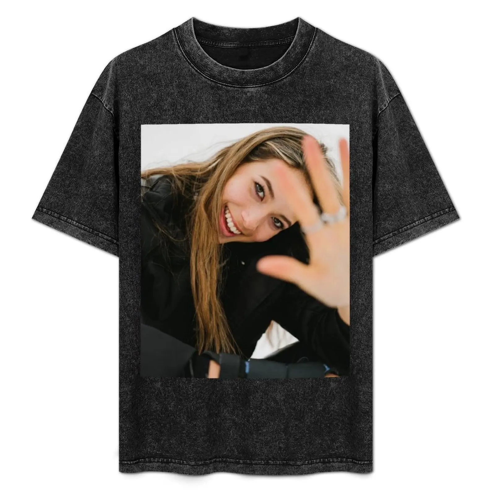 Eileen Gu T-Shirt Casual Soft Cotton Short Sleeve Tee
Eileen Gu T-Shirt Casual Soft Cotton Short Sleeve Tee