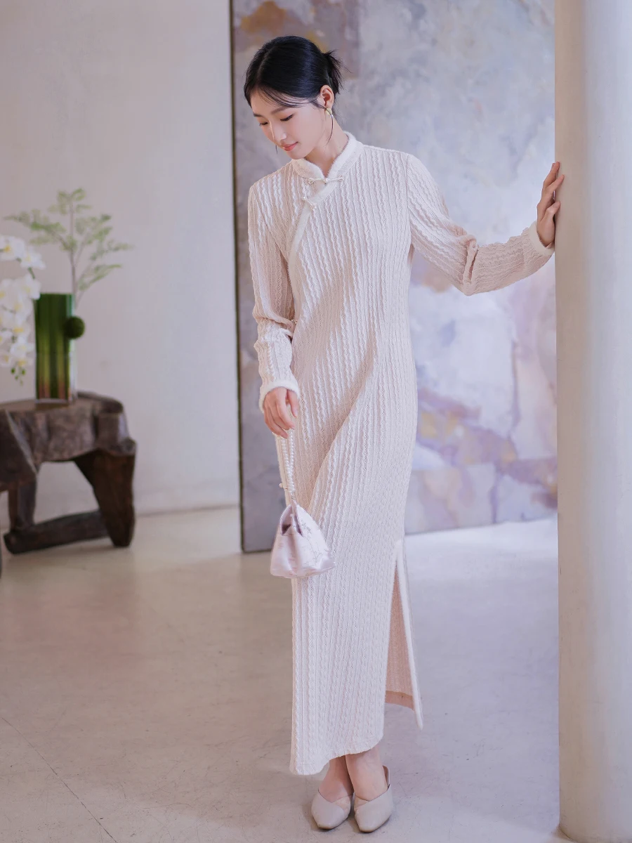Elegant New Chinese Style Knitted Long Dress Women's Original Hand Crocheted Floral Pattern Reformed Qipao Winter Knit Dress
Elegant New Chinese Style Knitted Long Dress Women's Original Hand Crocheted Floral Pattern Reformed Qipao Winter Knit Dress