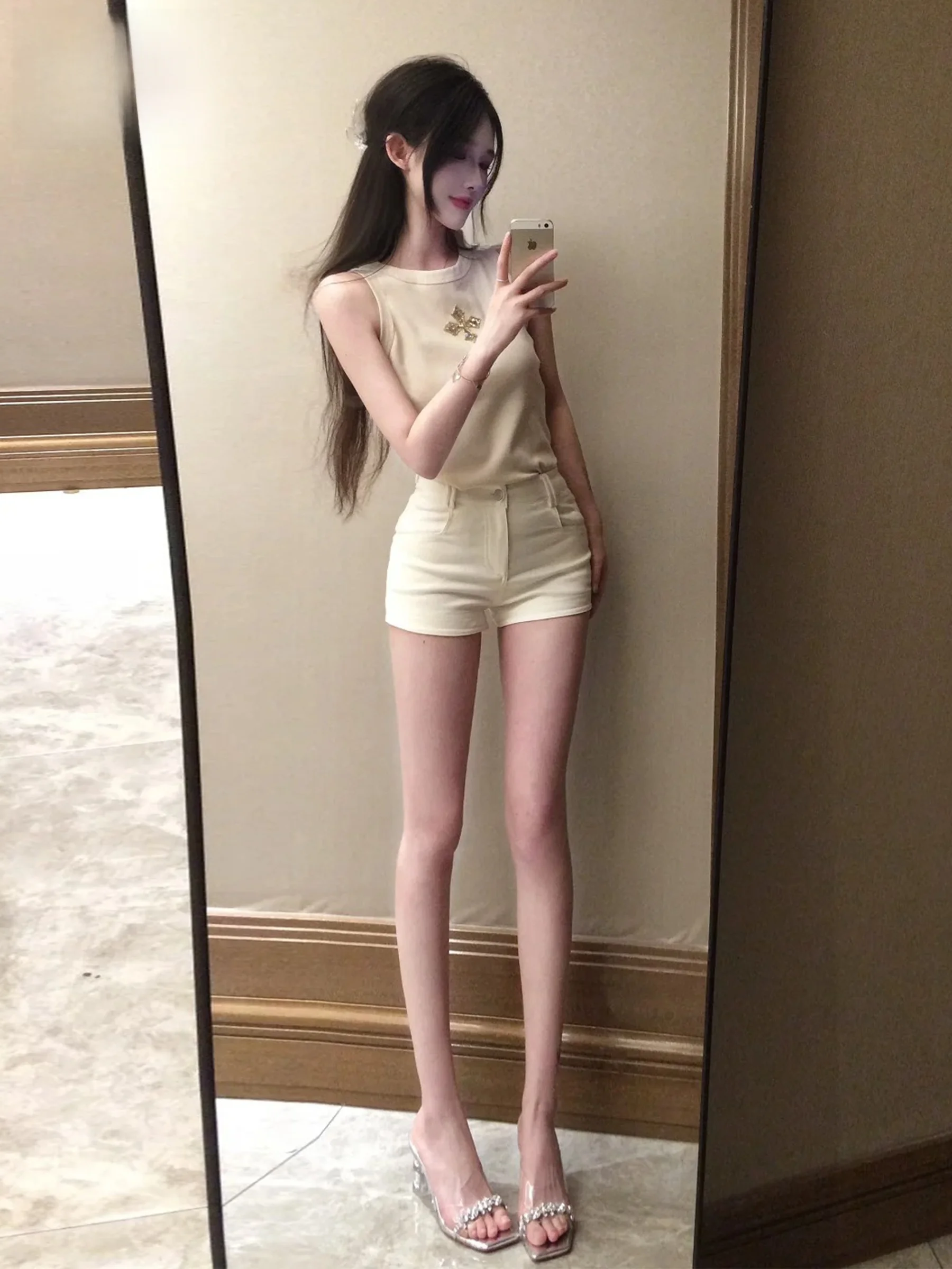 High Waist Casual Shorts Women's Sexy Slimming Hot Pants Summer Trendy Denim Shorts American Style Button Pocket Jeans Shorts
High Waist Casual Shorts Women's Sexy Slimming Hot Pants Summer Trendy Denim Shorts American Style Button Pocket Jeans Shorts