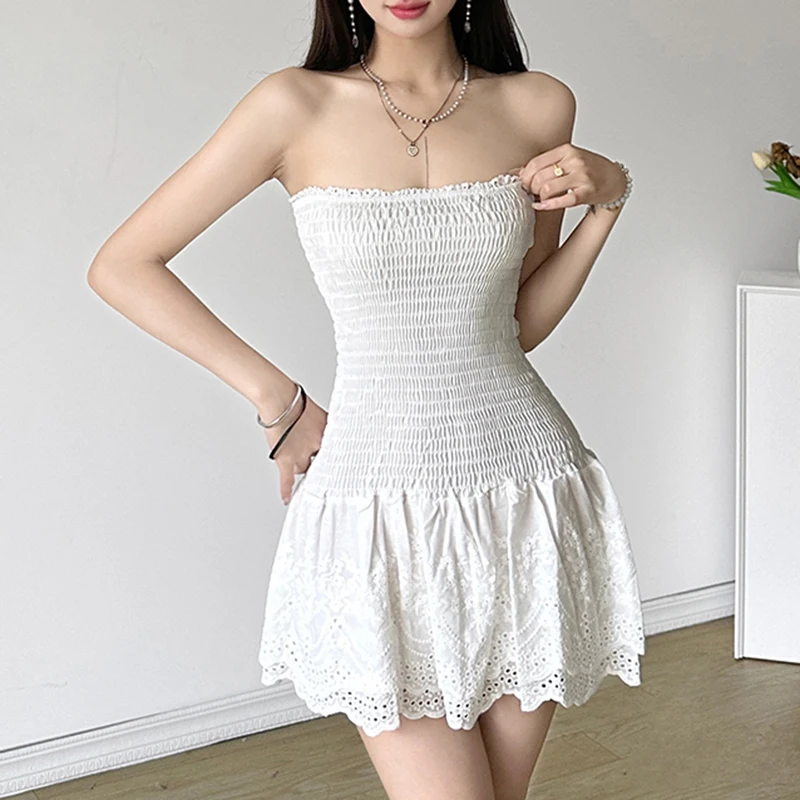 Basic Hollow Out A-Line Dress Sexy Slim Slash Neck Sleeveless Mini Dresses For Women 2026 Summer Fashion Ladies Tube Dresses
Basic Hollow Out A-Line Dress Sexy Slim Slash Neck Sleeveless Mini Dresses For Women 2026 Summer Fashion Ladies Tube Dresses
