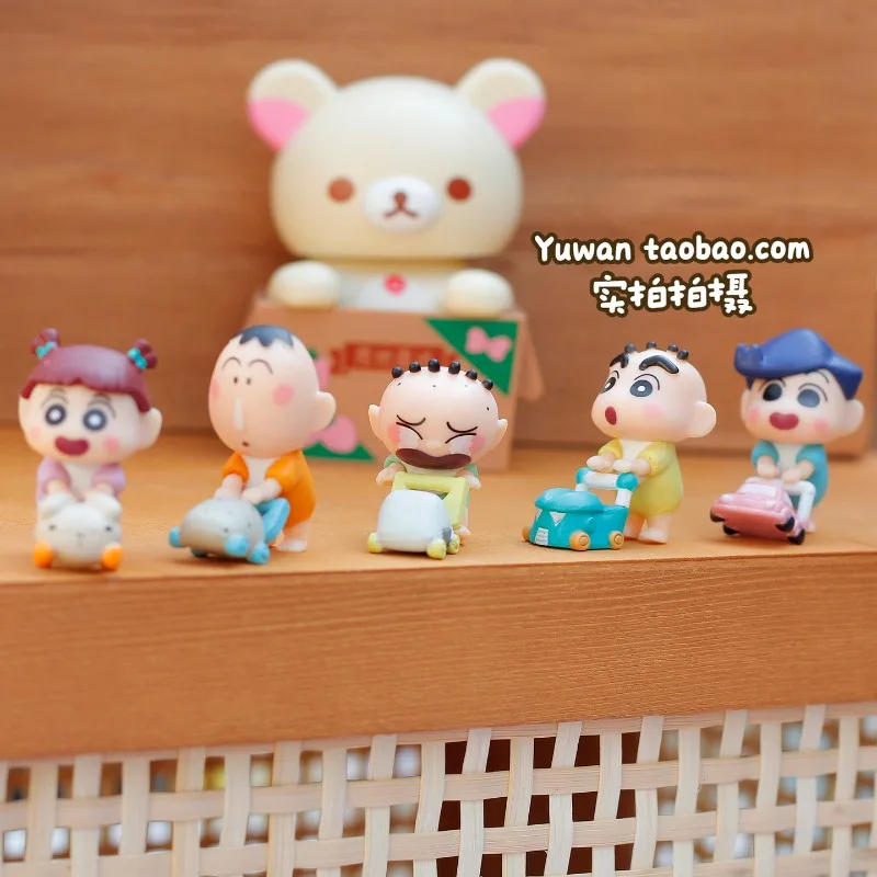 Коллекционные фигурки Crayon Shin-chan: серия «Детская тележка», миниатюрные аниме-фигурки, игрушки-сюрпризы, модели кукол, украшения
Коллекционные фигурки Crayon Shin-chan: серия «Детская тележка», миниатюрные аниме-фигурки, игрушки-сюрпризы, модели кукол, украшения