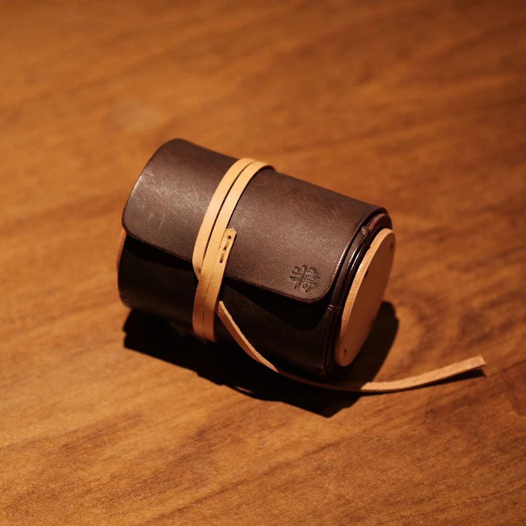 Handmade Portable Travel Tea Set Storage Box Leather Box Storage Case for Tea Accories And Calliaphy Tools by Banzhai
Handmade Portable Travel Tea Set Storage Box Leather Box Storage Case for Tea Accories And Calliaphy Tools by Banzhai