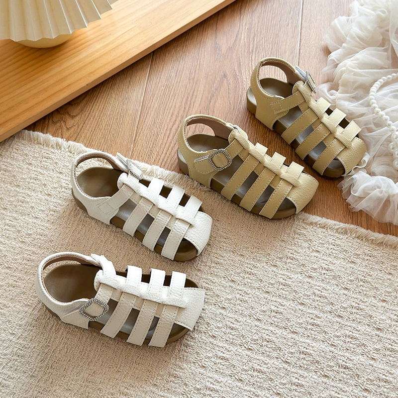 2026 Summer New Children's Beach Shoes Girls' Fashion Closed Leather Sandals Soft soled Simple Retro Trendy Children's Shoes
2026 Summer New Children's Beach Shoes Girls' Fashion Closed Leather Sandals Soft soled Simple Retro Trendy Children's Shoes