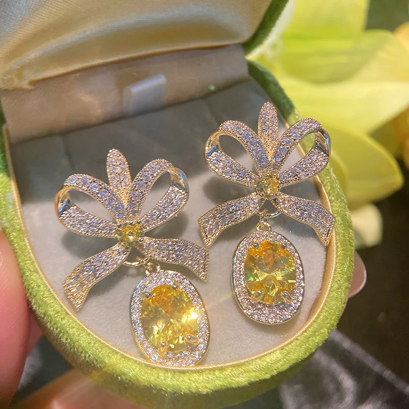 S925 Bow Earrings - Peach Zircon & Mirror Polish for Cannes Princess Gala (Hypoallergenic)
S925 Bow Earrings - Peach Zircon & Mirror Polish for Cannes Princess Gala (Hypoallergenic)
