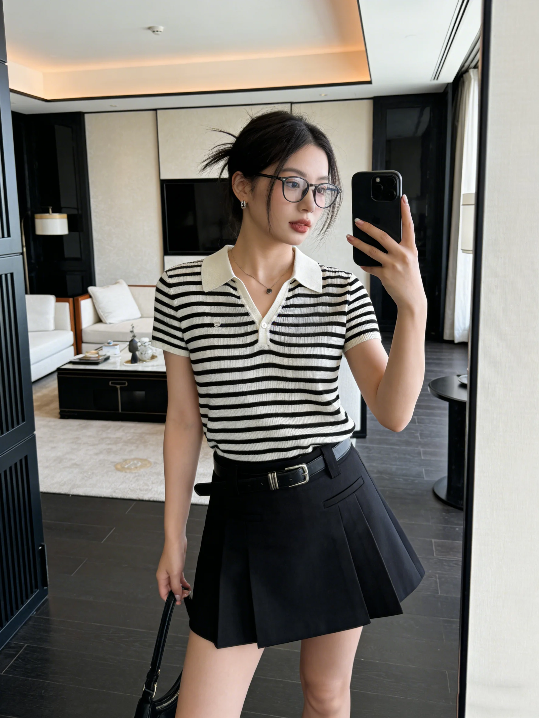 Collar Korean Style Retro Stripes Skin-friendly Short Sleeve Knitted Top Women Summer Slim Fit Simple Casual T-shirt
Collar Korean Style Retro Stripes Skin-friendly Short Sleeve Knitted Top Women Summer Slim Fit Simple Casual T-shirt