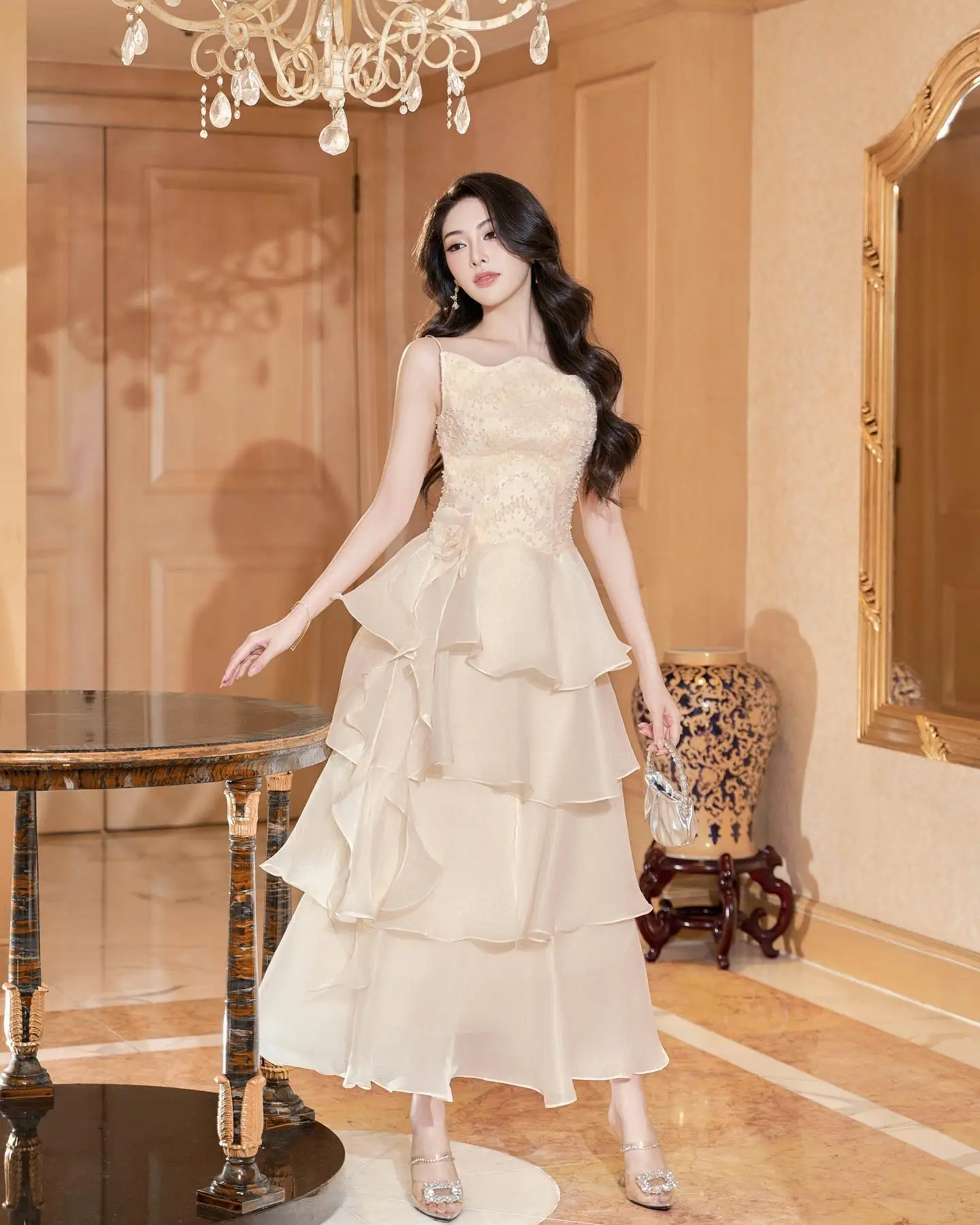 Customized Graceful Tea Length Pleats Pearls Flowers Tiered Evening Dress Modern A-Line Champagne Party Gown vestidos para mujer
Customized Graceful Tea Length Pleats Pearls Flowers Tiered Evening Dress Modern A-Line Champagne Party Gown vestidos para mujer