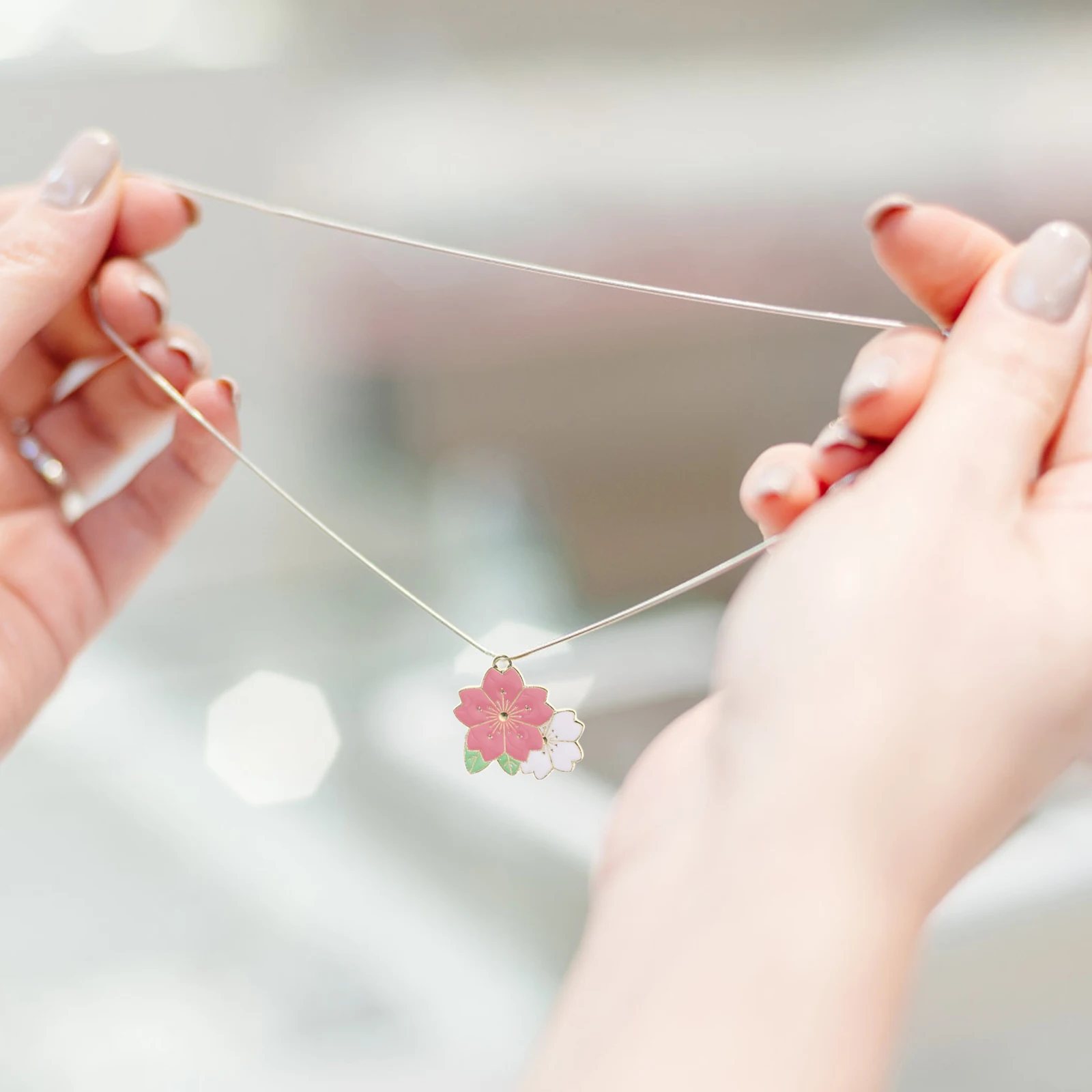 50Pcs Creative Hanging Flower Charms Alloy Keyring Decoration for Jewelry Making DIY Projects
50Pcs Creative Hanging Flower Charms Alloy Keyring Decoration for Jewelry Making DIY Projects
