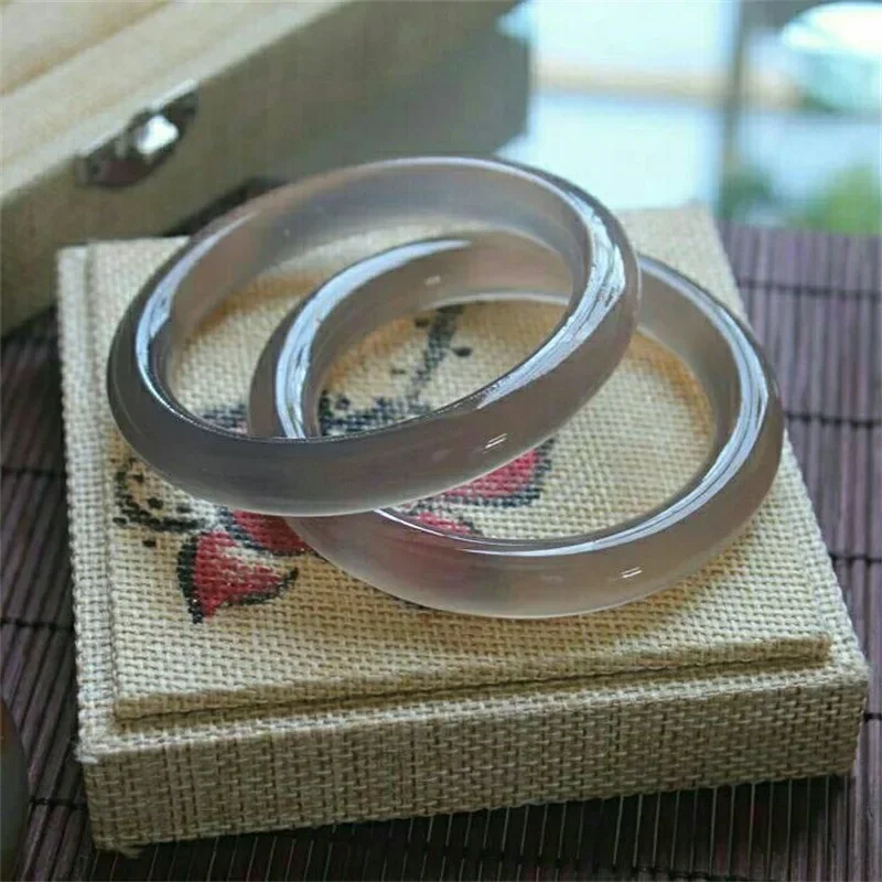 Natural Primary Color Smoky Gray Jade Bracelet Men's and Women's Temperament Jewelry High-end Gifts Ethnic Accessories
Natural Primary Color Smoky Gray Jade Bracelet Men's and Women's Temperament Jewelry High-end Gifts Ethnic Accessories