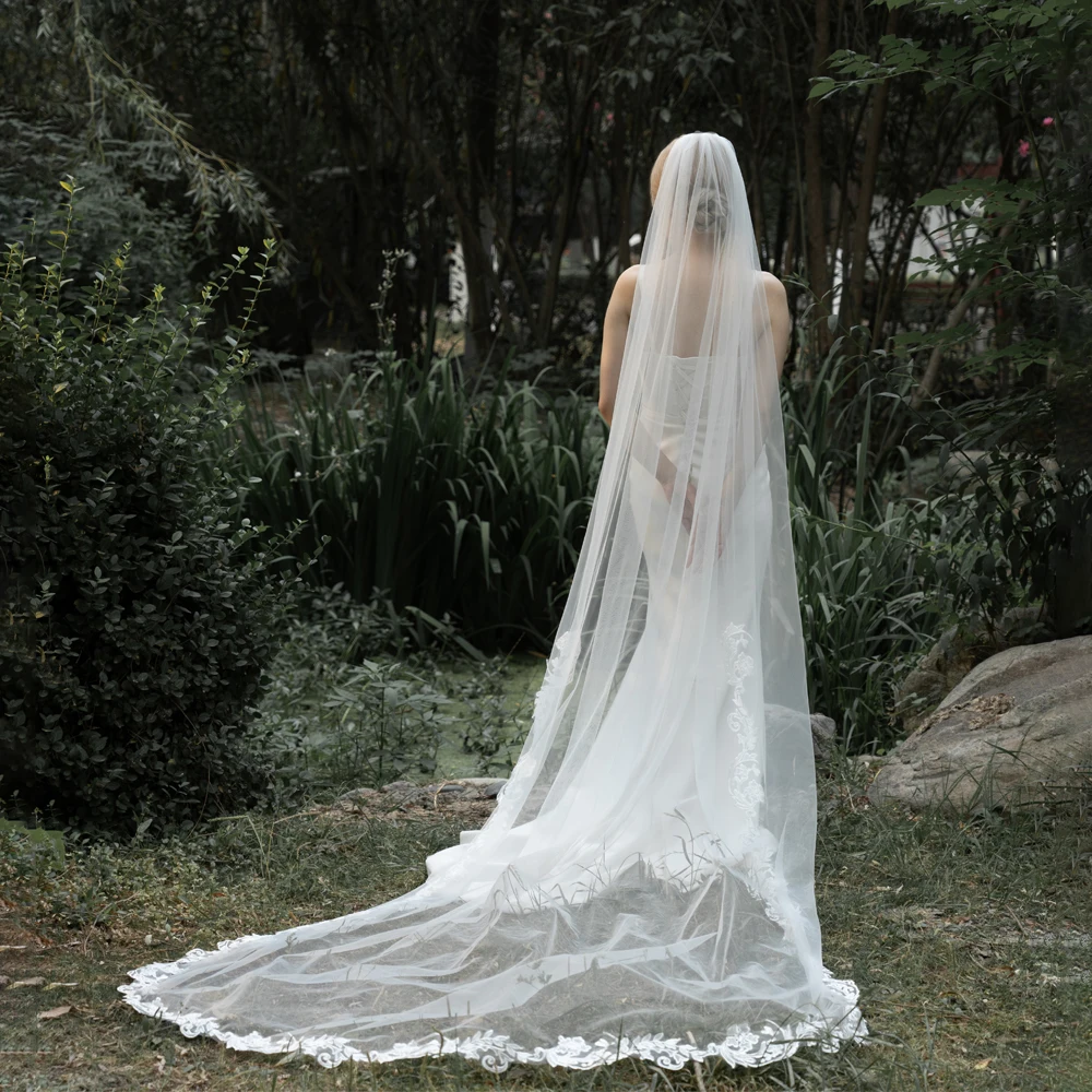 Свадебная фата с кружевной отделкой, длиной до пола, классическая фата для невесты с гребнем
Свадебная фата с кружевной отделкой, длиной до пола, классическая фата для невесты с гребнем