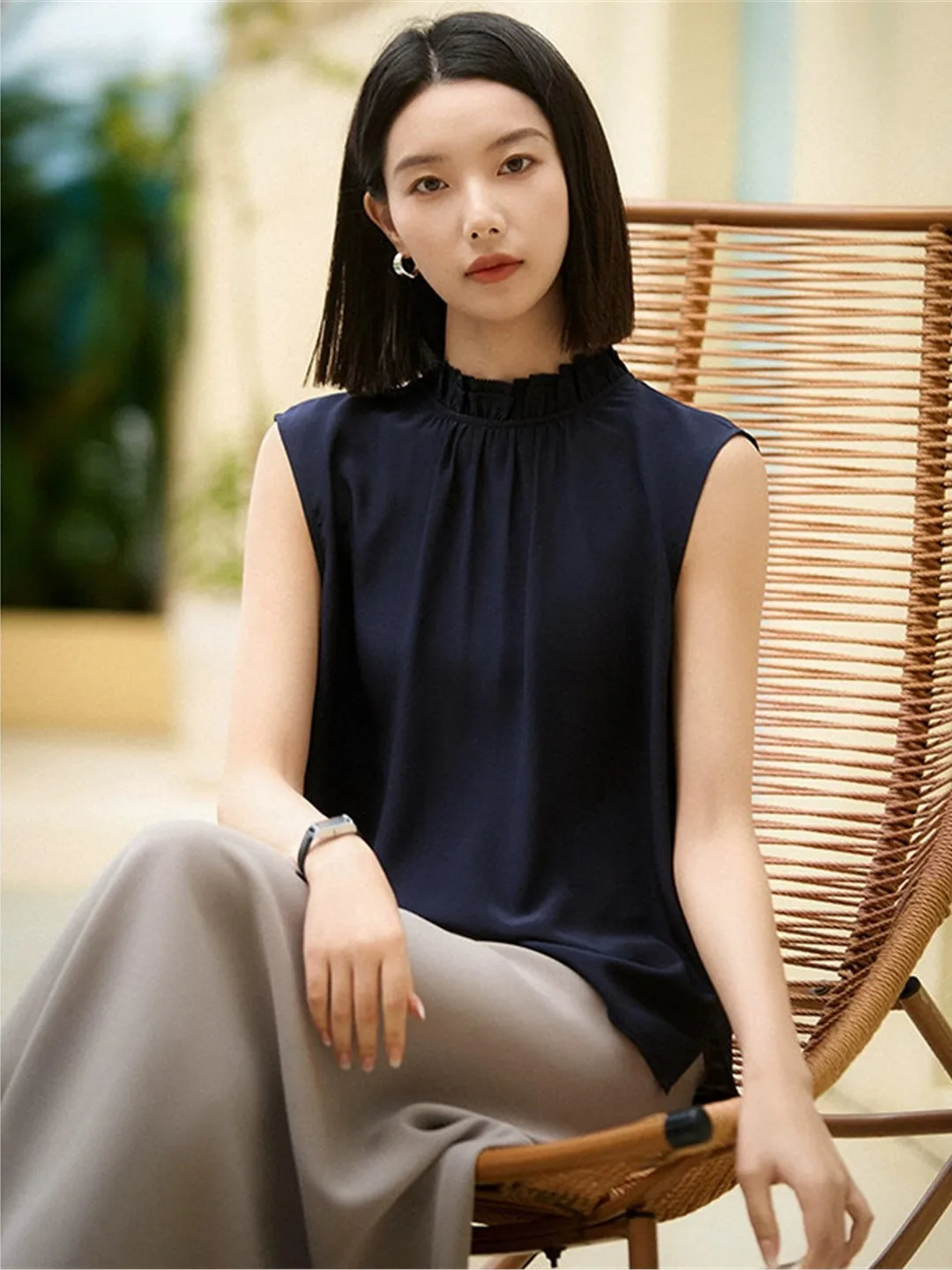 Lace Collar Shirt Breathable Lightweight Summer New Women's Fashion Polyester Fiber 100% No Sleeve Petal Collar
Lace Collar Shirt Breathable Lightweight Summer New Women's Fashion Polyester Fiber 100% No Sleeve Petal Collar
