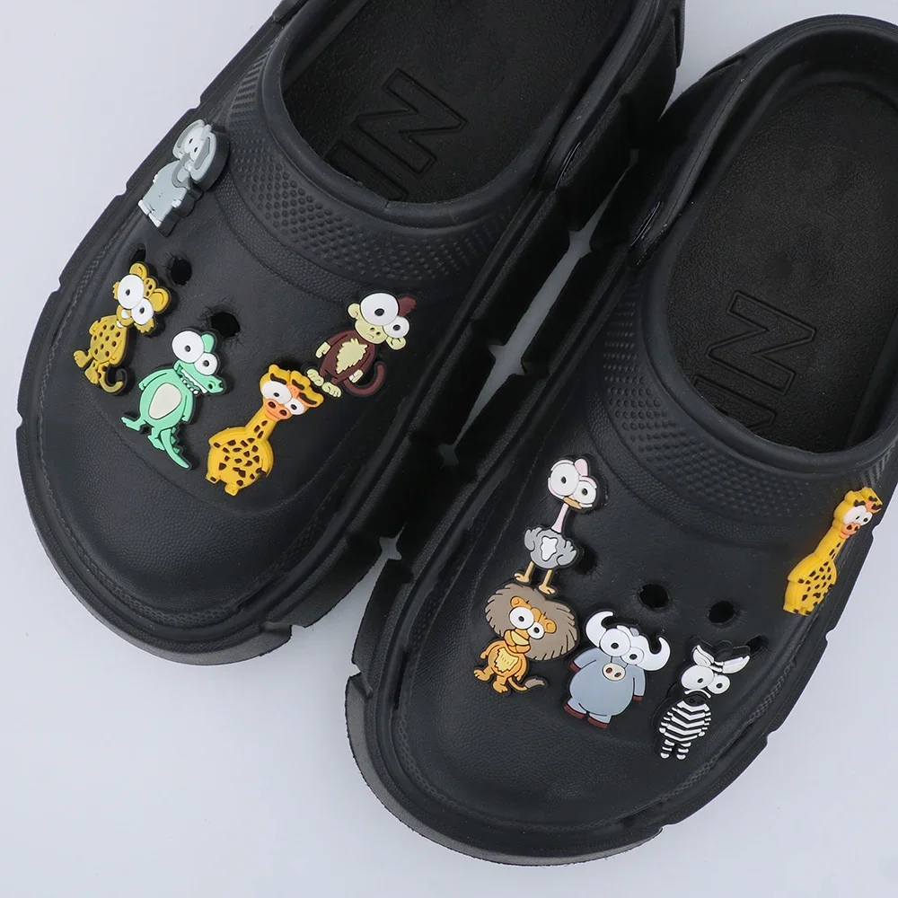 1 Pc Shoe Decoration Buckles Cute Cartoon Humanoid Small Animal Shoe Accessories Charms Pvc Pins Children New Year Gift
1 Pc Shoe Decoration Buckles Cute Cartoon Humanoid Small Animal Shoe Accessories Charms Pvc Pins Children New Year Gift