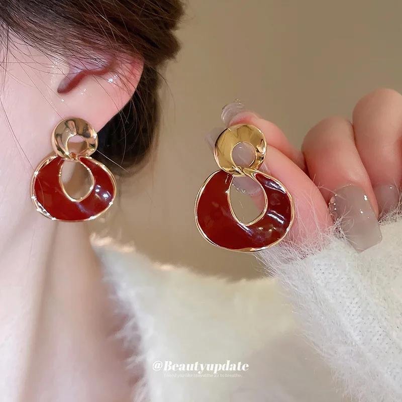 Silver Needle Oil-drop Irregular Geometric Earrings Fashionable Retro Design Earrings Niche Earrings Light Luxury High-end
Silver Needle Oil-drop Irregular Geometric Earrings Fashionable Retro Design Earrings Niche Earrings Light Luxury High-end