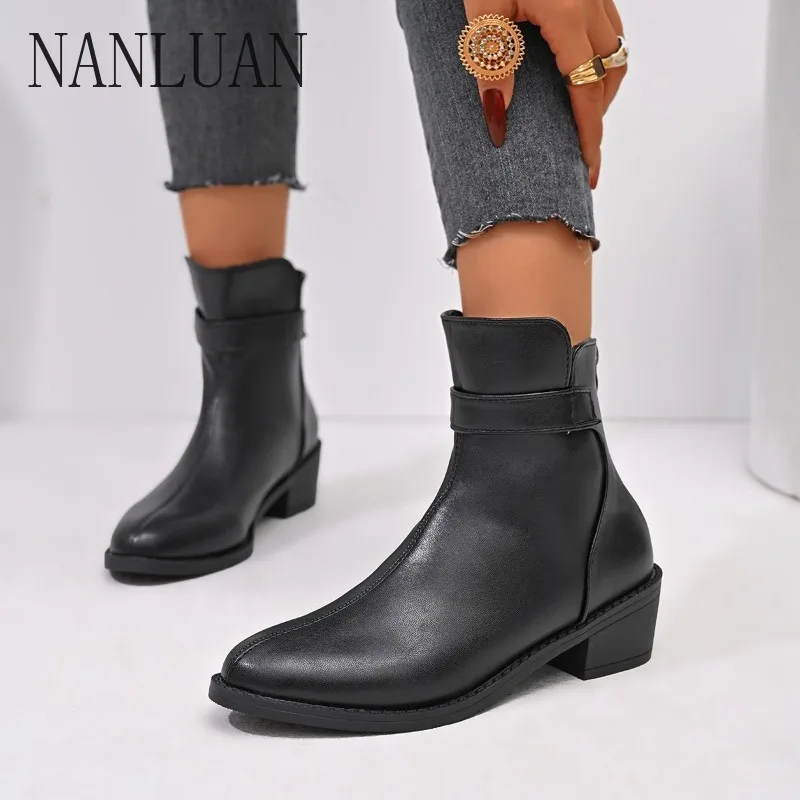 2024 Boutique Autumn Winter Simple Solid Color Womens Boots Comfortable Thick Sole Womens Shoes High Quality Short Fashion Boots
2024 Boutique Autumn Winter Simple Solid Color Womens Boots Comfortable Thick Sole Womens Shoes High Quality Short Fashion Boots