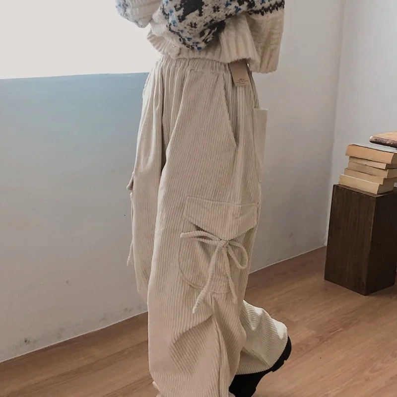 Cute Girl's Spring 2024 Workwear Pants with Pockets Loose Long Trousers Velvet Fabric Bow-Knot Design Comfortable Casual Pants
Cute Girl's Spring 2024 Workwear Pants with Pockets Loose Long Trousers Velvet Fabric Bow-Knot Design Comfortable Casual Pants