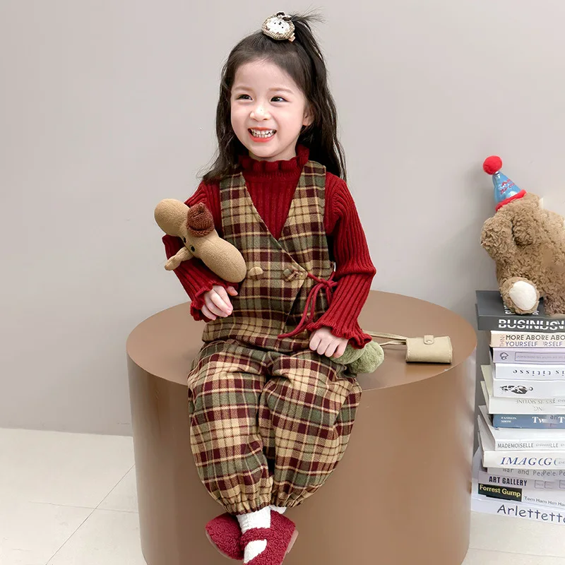 Girls Suits Children 2024 New Autumn Winter Red Sweater Top and Plaid Pants Two-piece Set Korean Simple Style Clothes Suits
Girls Suits Children 2024 New Autumn Winter Red Sweater Top and Plaid Pants Two-piece Set Korean Simple Style Clothes Suits