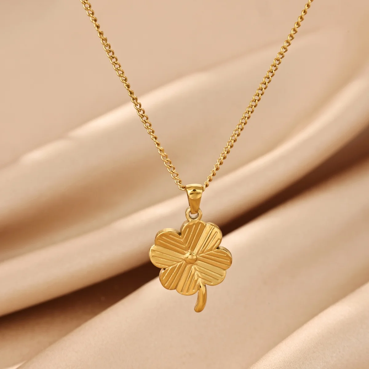 Vintage Four Leaves Clover Necklace for Women Stainless Steel Gold Color Chain Collar Necklace 2026 New Fashion Wedding Jewelry
Vintage Four Leaves Clover Necklace for Women Stainless Steel Gold Color Chain Collar Necklace 2026 New Fashion Wedding Jewelry