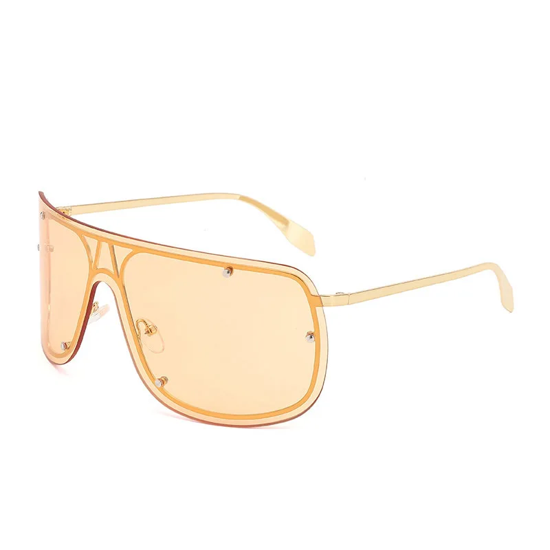 Oversized One-Piece Shield Y2K Fashion Luxury Women Sunglasses Perfect for Cycling Punk Rivet Big Frame Men Eyewear UV400
Oversized One-Piece Shield Y2K Fashion Luxury Women Sunglasses Perfect for Cycling Punk Rivet Big Frame Men Eyewear UV400