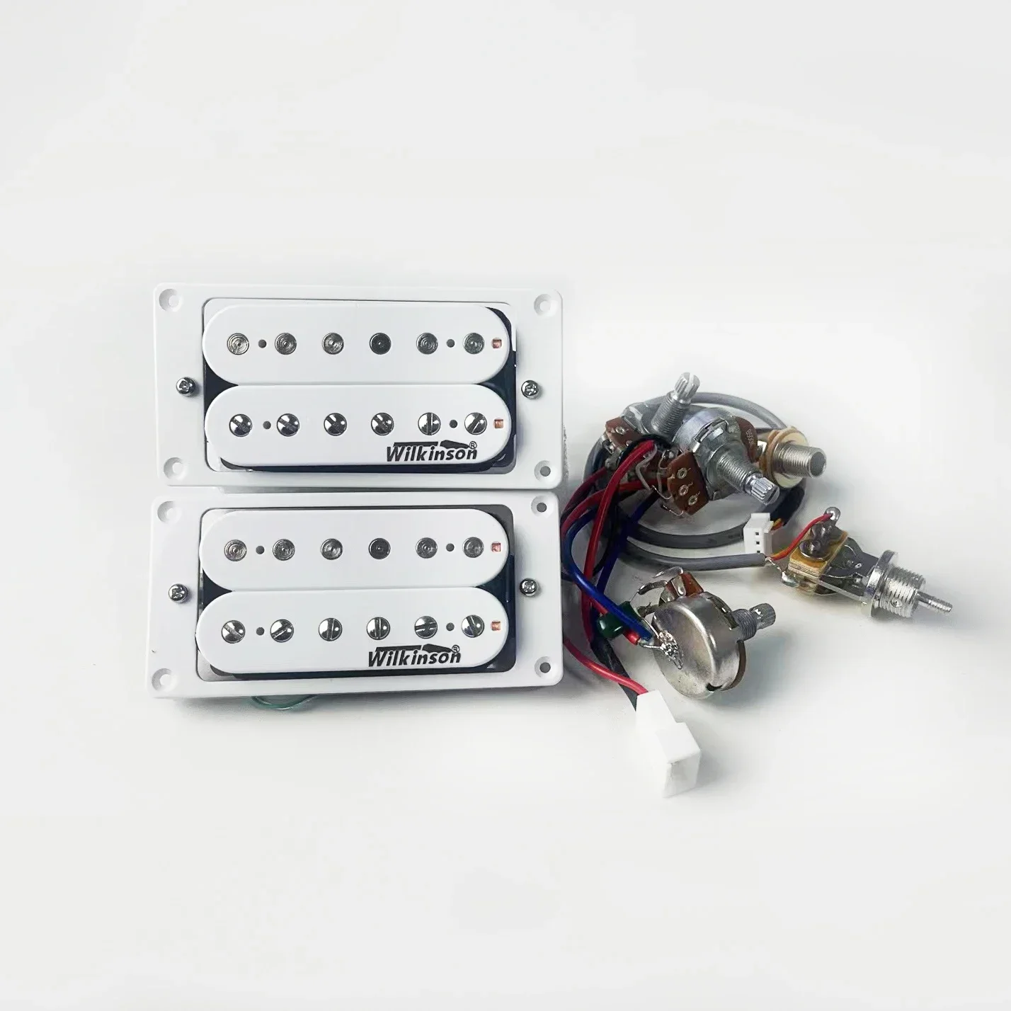 Wilkinson Ainico5 Humbucker Набор звукоснимателей для электрогитары 2V1T Жгут проводов Система гитарных звукоснимателей для улучшенного качества звука
Wilkinson Ainico5 Humbucker Набор звукоснимателей для электрогитары 2V1T Жгут проводов Система гитарных звукоснимателей для улучшенного качества звука