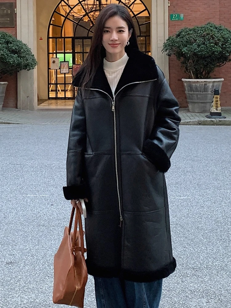 High-end Luxury Merino Sheep Fur Long Motorcycle Jacket for Women Simple Stand Collar Black Winter Genuine Leather Real Fur Coat
High-end Luxury Merino Sheep Fur Long Motorcycle Jacket for Women Simple Stand Collar Black Winter Genuine Leather Real Fur Coat