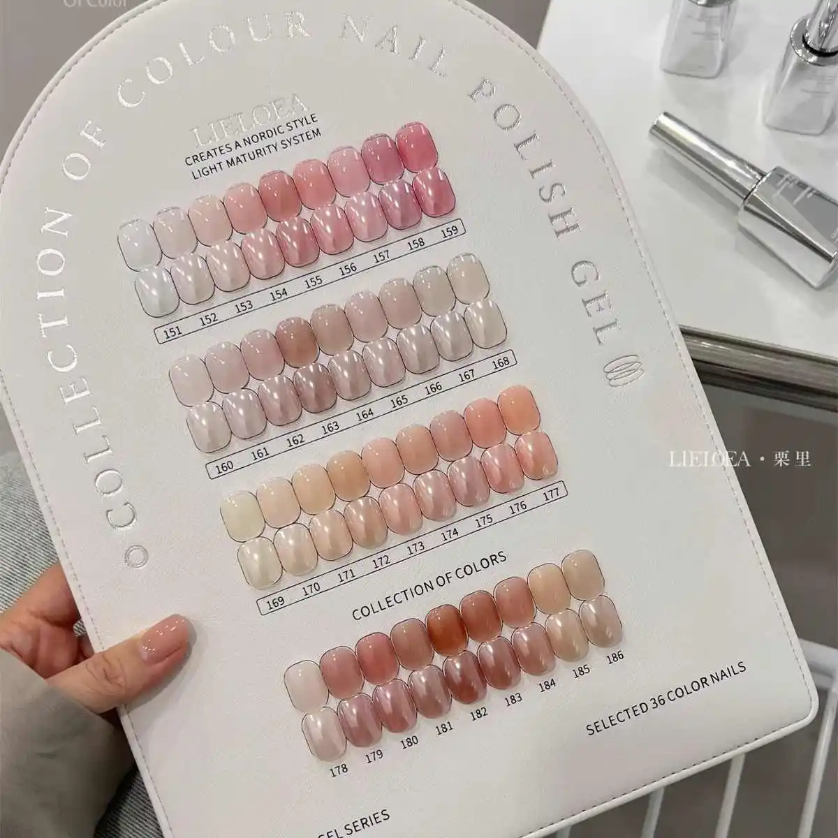 LIELOEA Multicolor 36 Colors Nail Gel Set Jelly color 2025 New Fashion Hot Sale Nail Art Non-toxic UV Gel Nail Salon Wholesale
LIELOEA Multicolor 36 Colors Nail Gel Set Jelly color 2025 New Fashion Hot Sale Nail Art Non-toxic UV Gel Nail Salon Wholesale