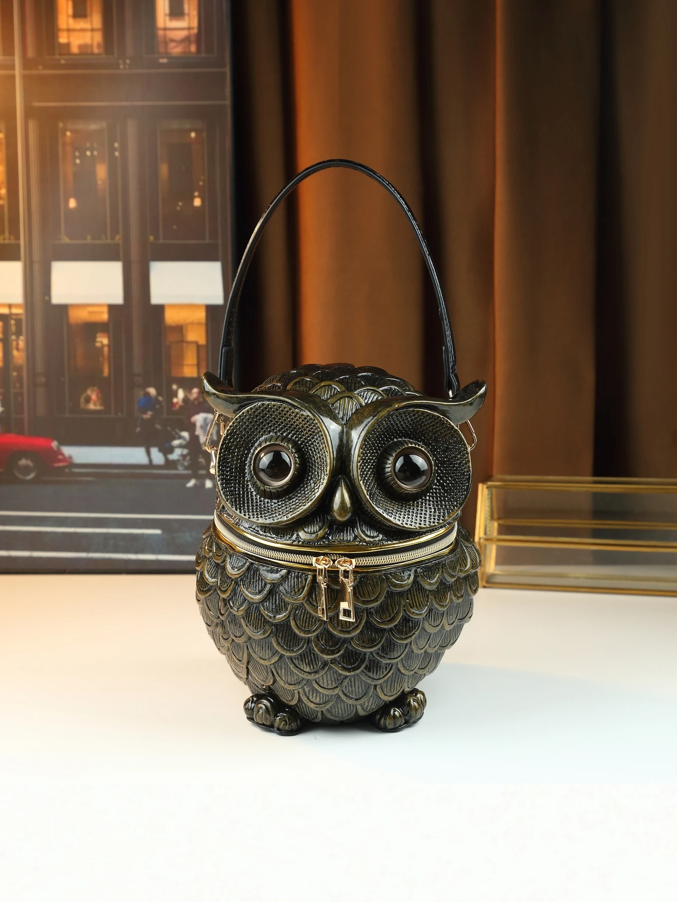 Funny Halloween owl handbag creative small round bag realistic ornament bag cylinder bag
Funny Halloween owl handbag creative small round bag realistic ornament bag cylinder bag