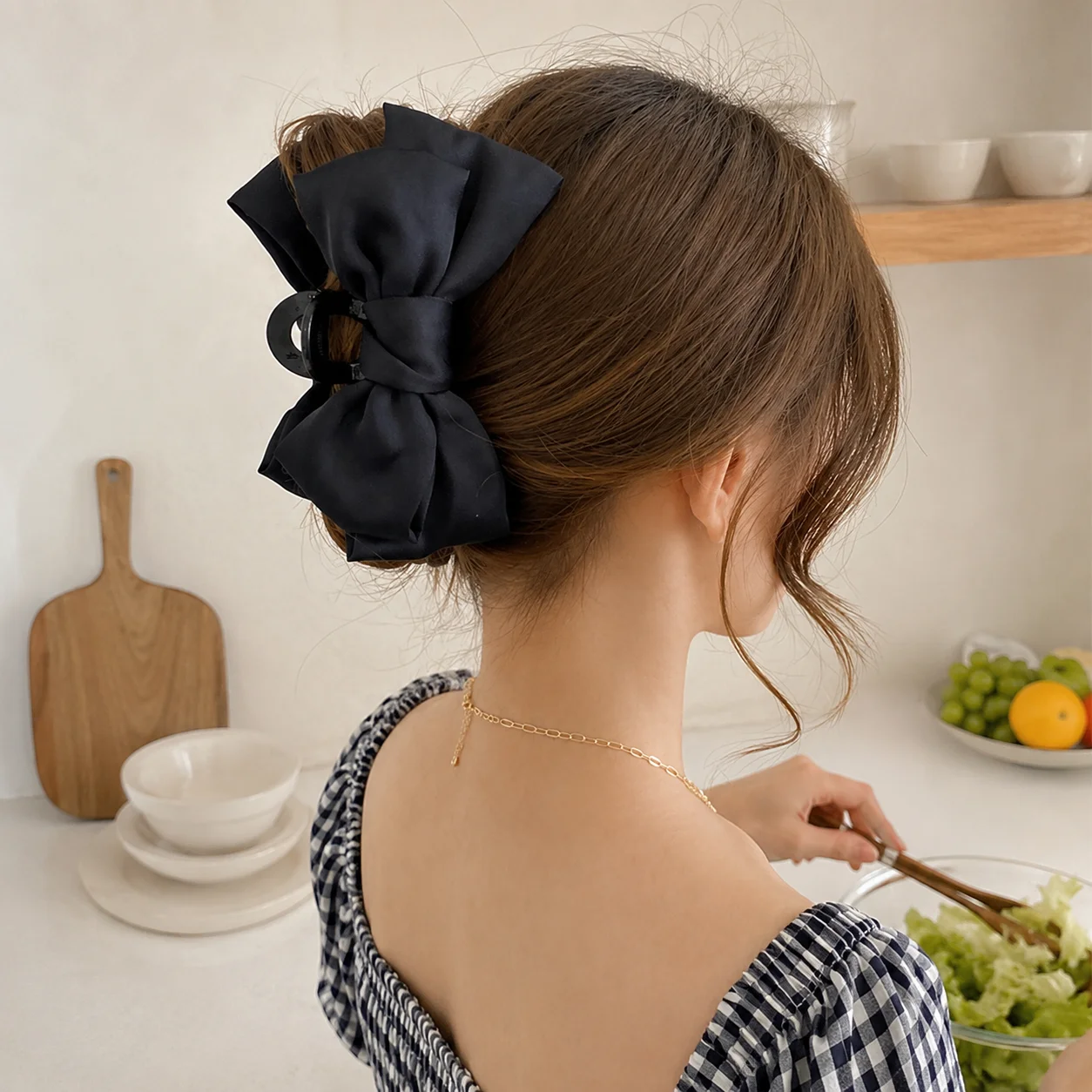Large Shark Claw Hair Clips with Solid Bowknot Design for Ponytail Styling Womens Hair Accessories
Large Shark Claw Hair Clips with Solid Bowknot Design for Ponytail Styling Womens Hair Accessories