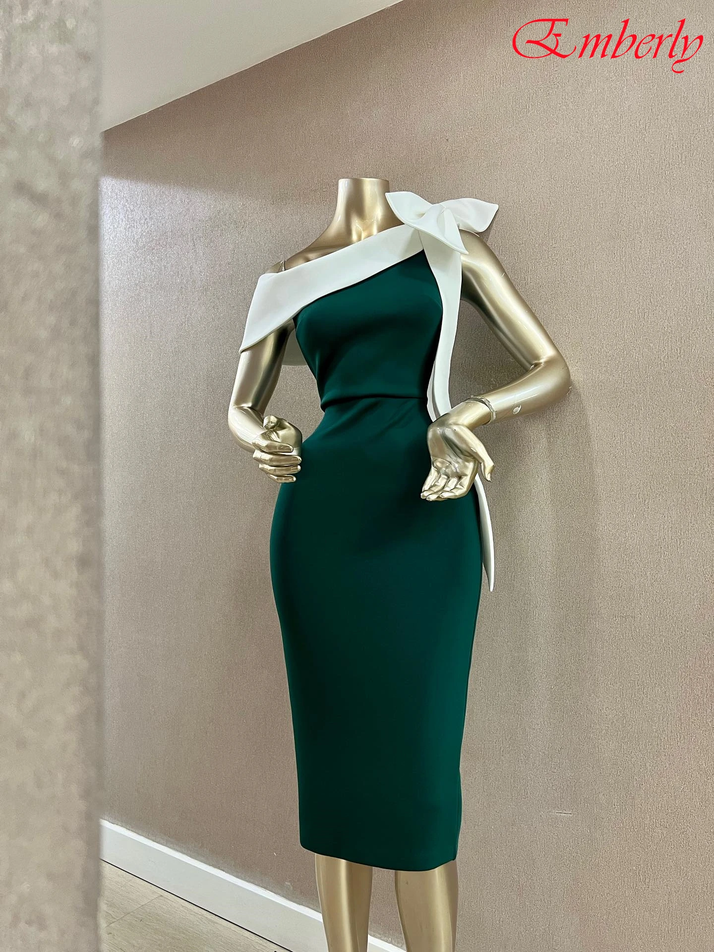 Customized Straight One Shoulder Elegant Evening Dress Temperament High Quality Bespoke Occasion Gowns Delicate Prom Dress
Customized Straight One Shoulder Elegant Evening Dress Temperament High Quality Bespoke Occasion Gowns Delicate Prom Dress