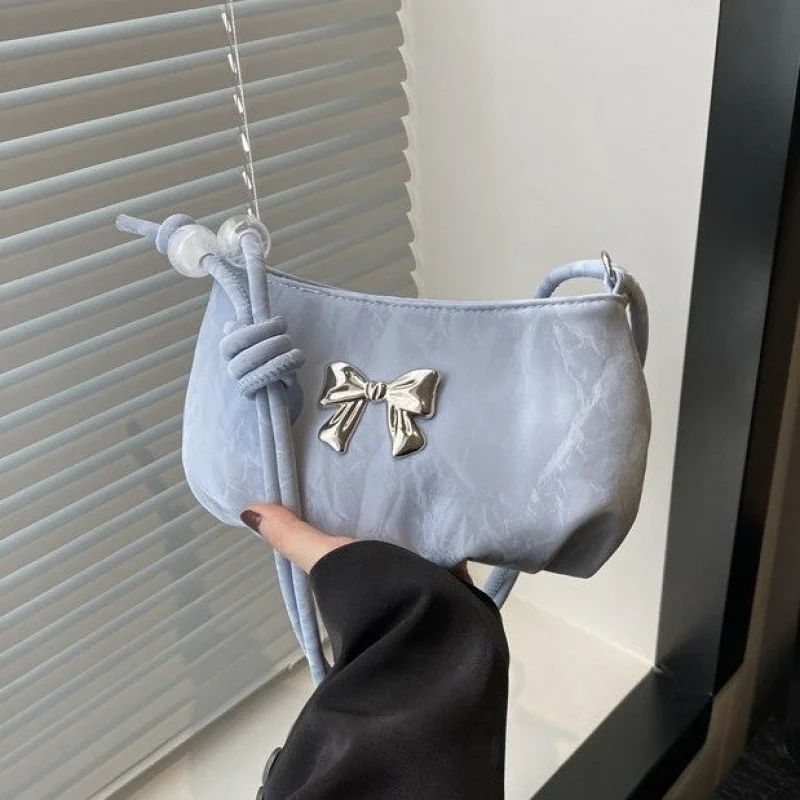 Популярная классическая высококачественная кожаная женская сумка на плечо, роскошная брендовая модная элегантная стильная винтажная сумка для пригородных поездок
Популярная классическая высококачественная кожаная женская сумка на плечо, роскошная брендовая модная элегантная стильная винтажная сумка для пригородных поездок 