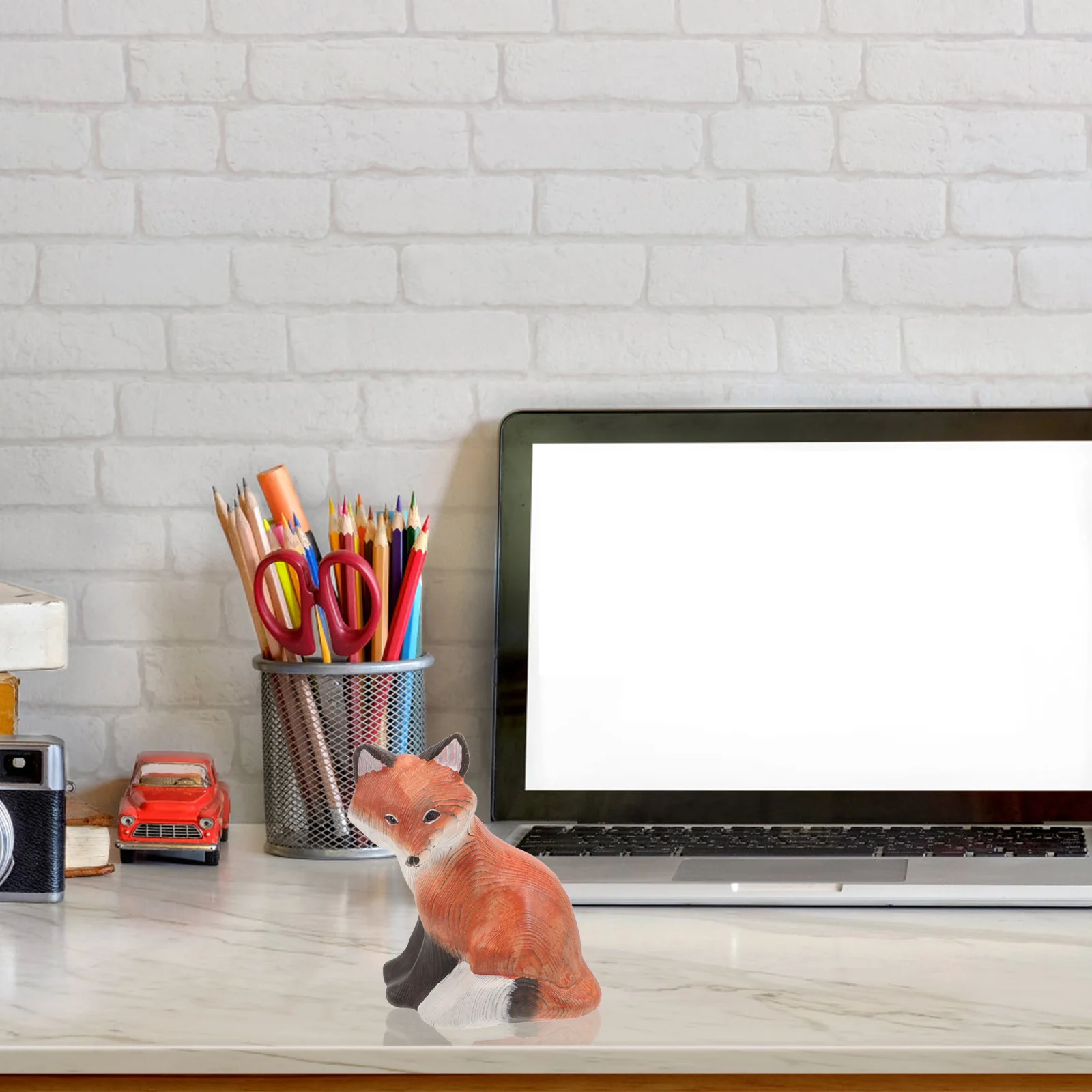 Realistic Wooden Fox Statue Small Craft Ornament Desktop Decoration for Home Office Wooden Fox Photography Prop 
Realistic Wooden Fox Statue Small Craft Ornament Desktop Decoration for Home Office Wooden Fox Photography Prop