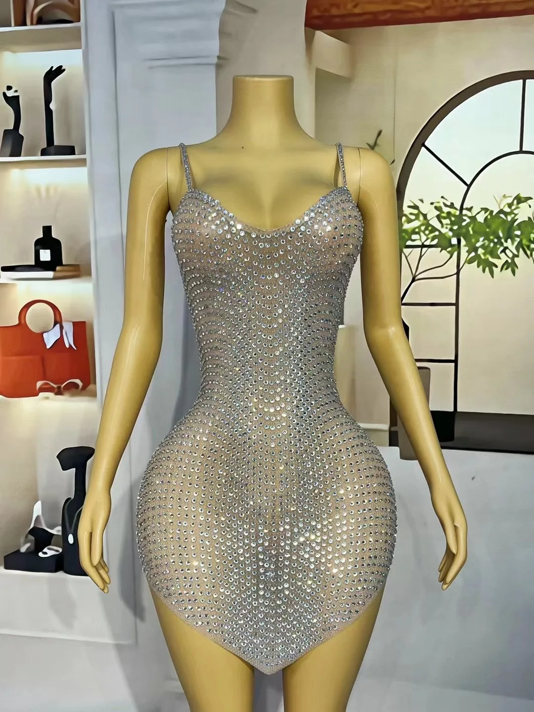 Women Luxurious Sparkly Rhinestones Sexy Mesh mini dress Birthday Prom Outfit Singer Dance Performance Costume Show Costume
Women Luxurious Sparkly Rhinestones Sexy Mesh mini dress Birthday Prom Outfit Singer Dance Performance Costume Show Costume