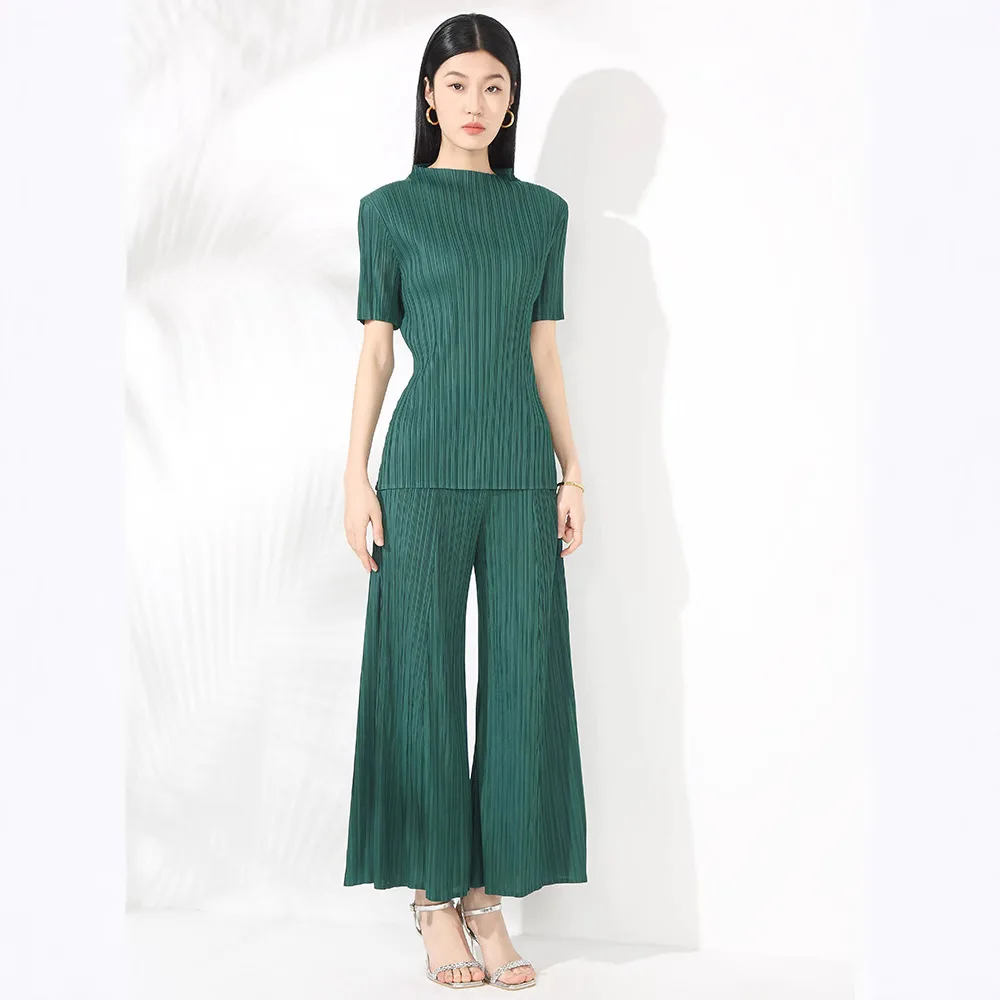 Miyake Pleated Fashion Casual Suit 2025 Summer New Solid Color Round Neck Pullover Top High Waist Wide-leg Pants Two-piece Set
Miyake Pleated Fashion Casual Suit 2025 Summer New Solid Color Round Neck Pullover Top High Waist Wide-leg Pants Two-piece Set