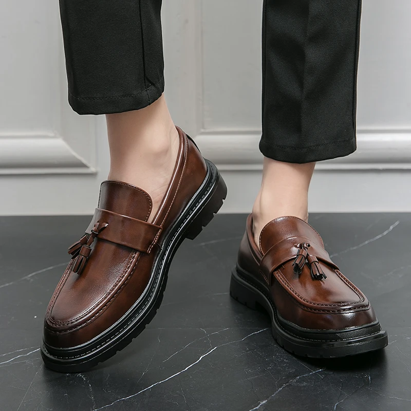 Classic black tassel design men's leather shoes Comfortable Driving gentleman Men Loafers Wedding Party Large Men's Shoes
Classic black tassel design men's leather shoes Comfortable Driving gentleman Men Loafers Wedding Party Large Men's Shoes
