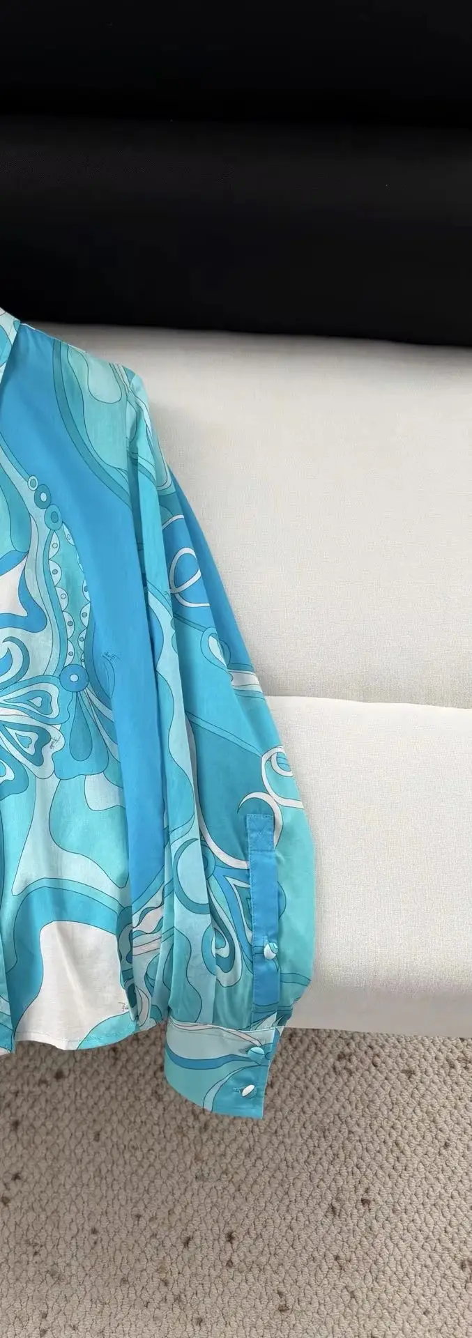 Women Blue Swirling Pattern Print Turn-Down Collar Single Breasted Shirt + Non Elastic Waist Extra Long A-line Skirt
Women Blue Swirling Pattern Print Turn-Down Collar Single Breasted Shirt + Non Elastic Waist Extra Long A-line Skirt