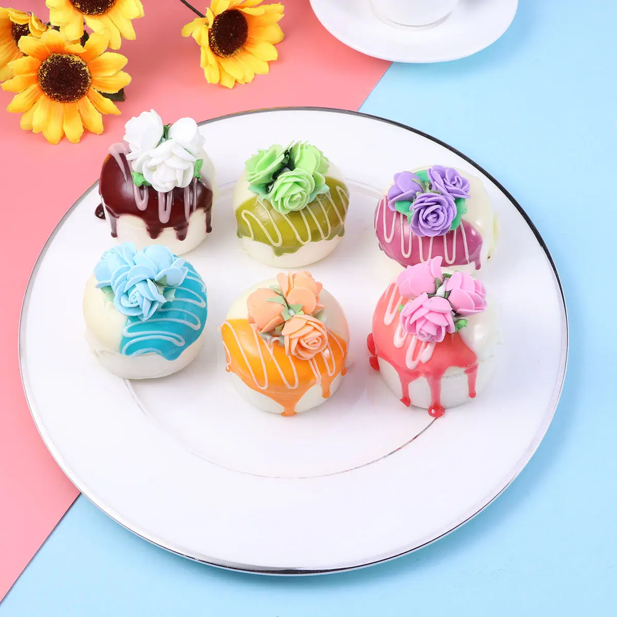 6Pcs Artificial Rose Cake Simulation Set Realistic Delicate Fake Food for Decoration Photo Prop Festival Display
6Pcs Artificial Rose Cake Simulation Set Realistic Delicate Fake Food for Decoration Photo Prop Festival Display