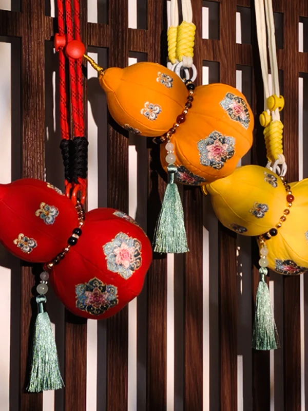 Embroidered Gourd Luy Fraance Pouch Year Coin Purse Pendant Personal Accory Hanging Ornament Peaceful Happin
Embroidered Gourd Luy Fraance Pouch Year Coin Purse Pendant Personal Accory Hanging Ornament Peaceful Happin